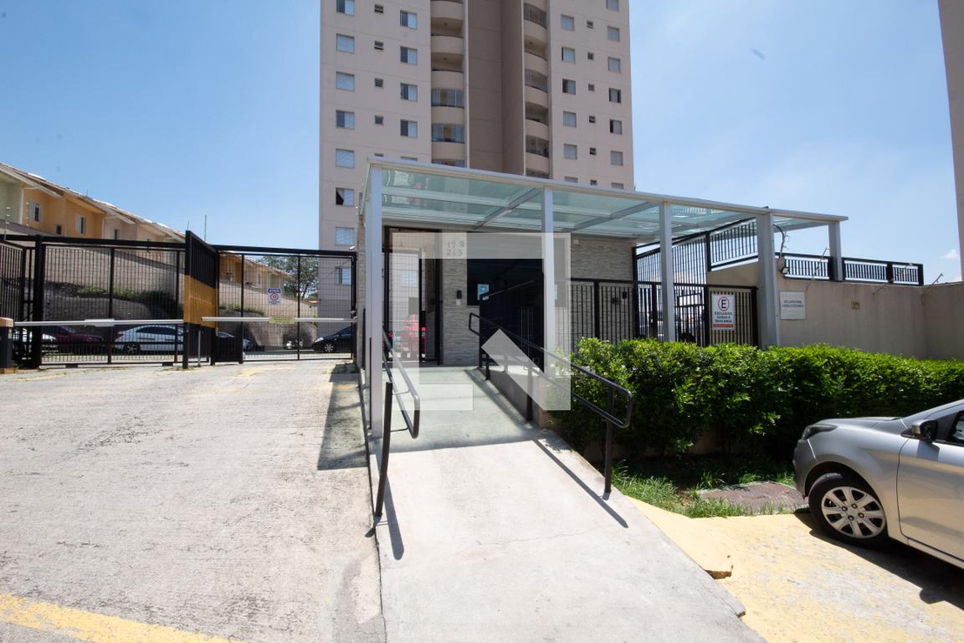 Fachada Condomínio Metrópoles