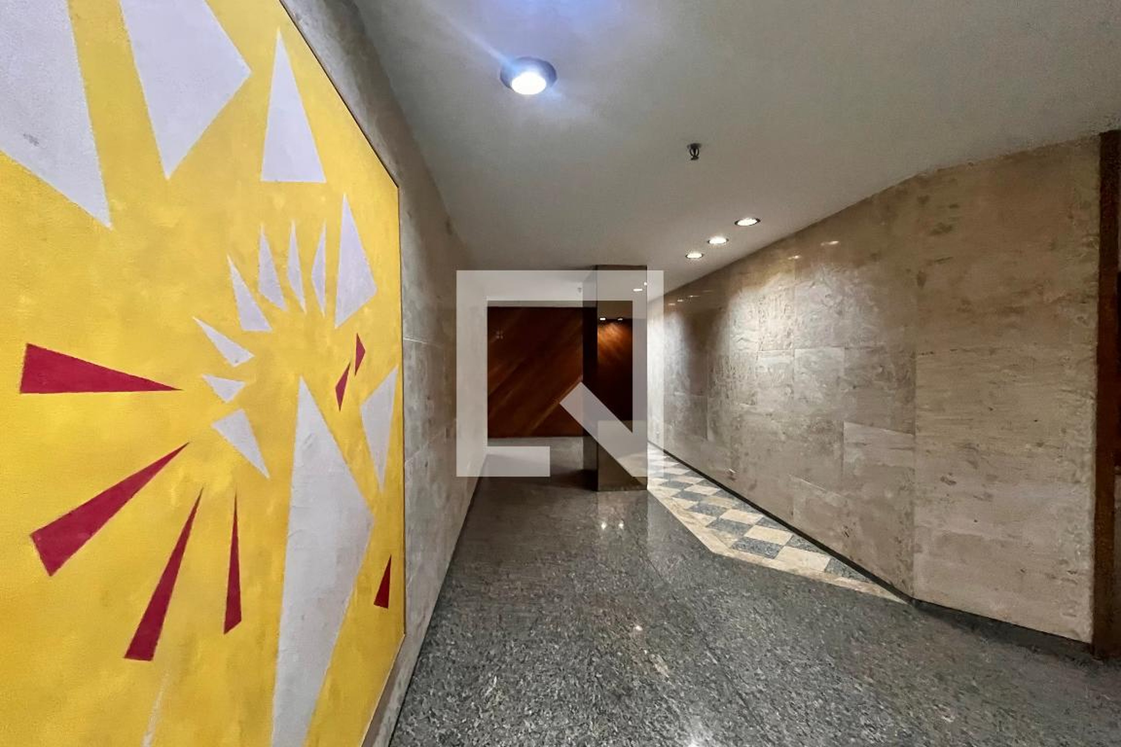 Hall de entrada Condomínio em Rua Prudente de Morais, 881