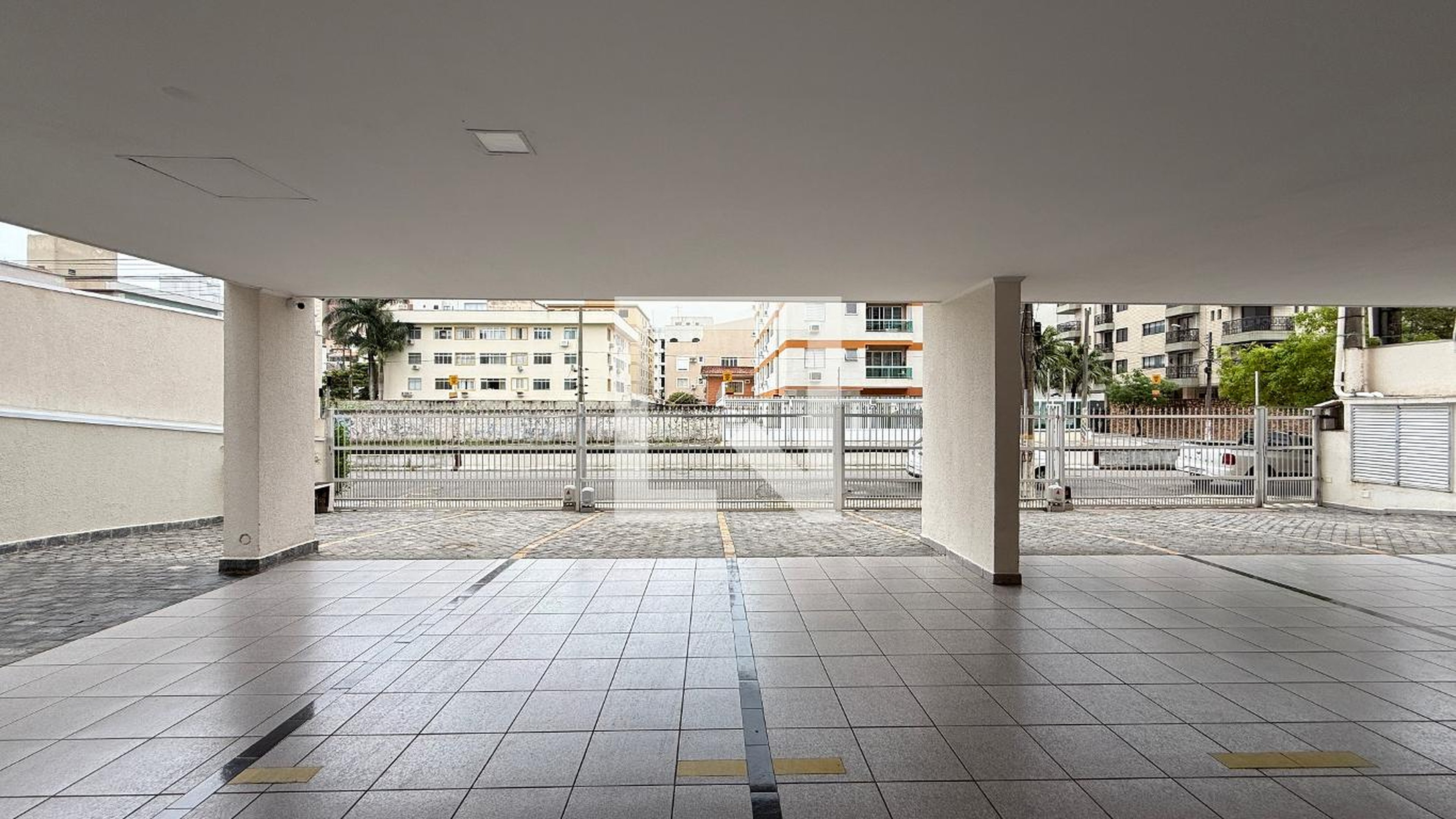 Fachada Condomínio em Avenida Abílio dos Santos Branco, 426