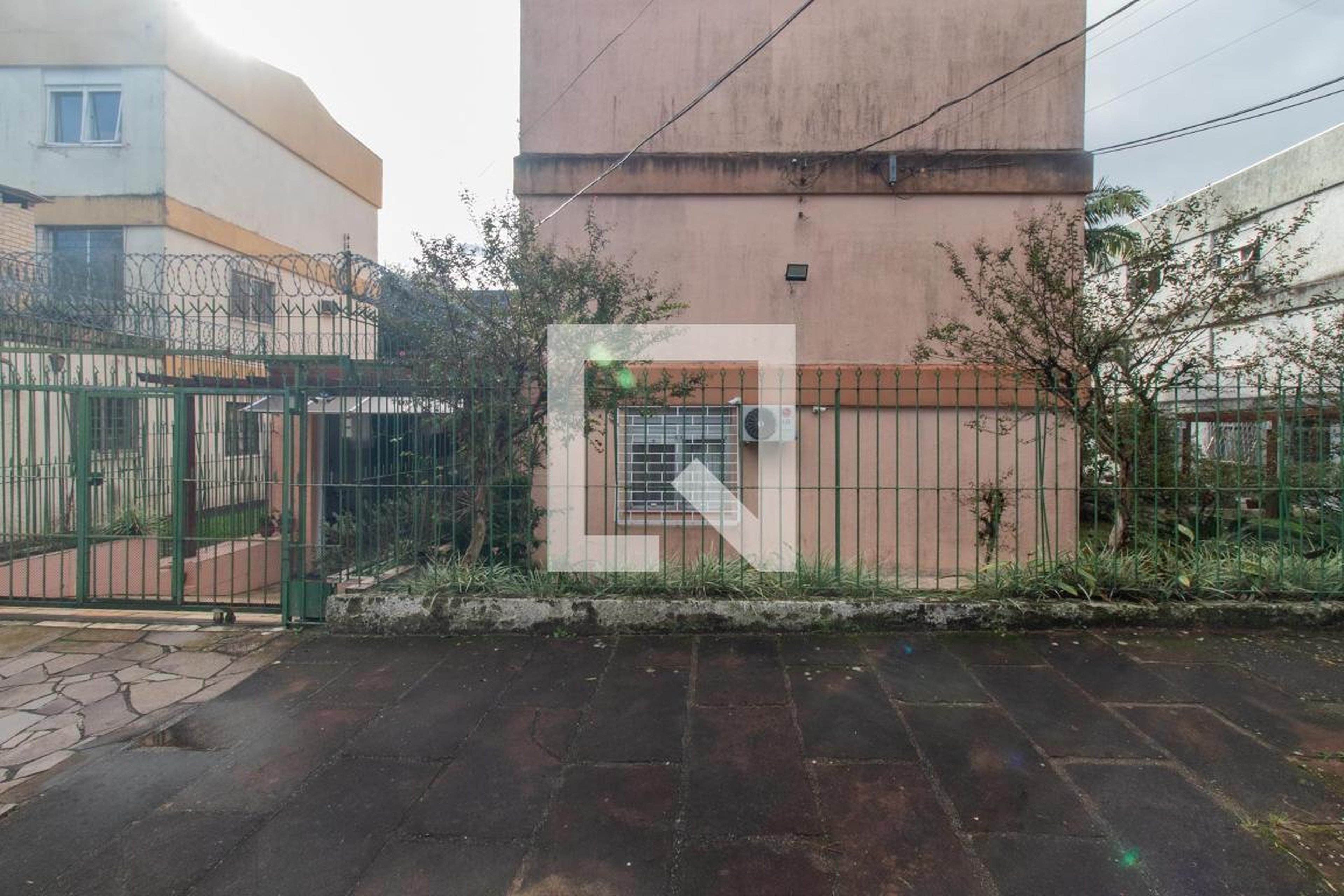 Fachada Condomínio em Rua Coronel Massot, 301