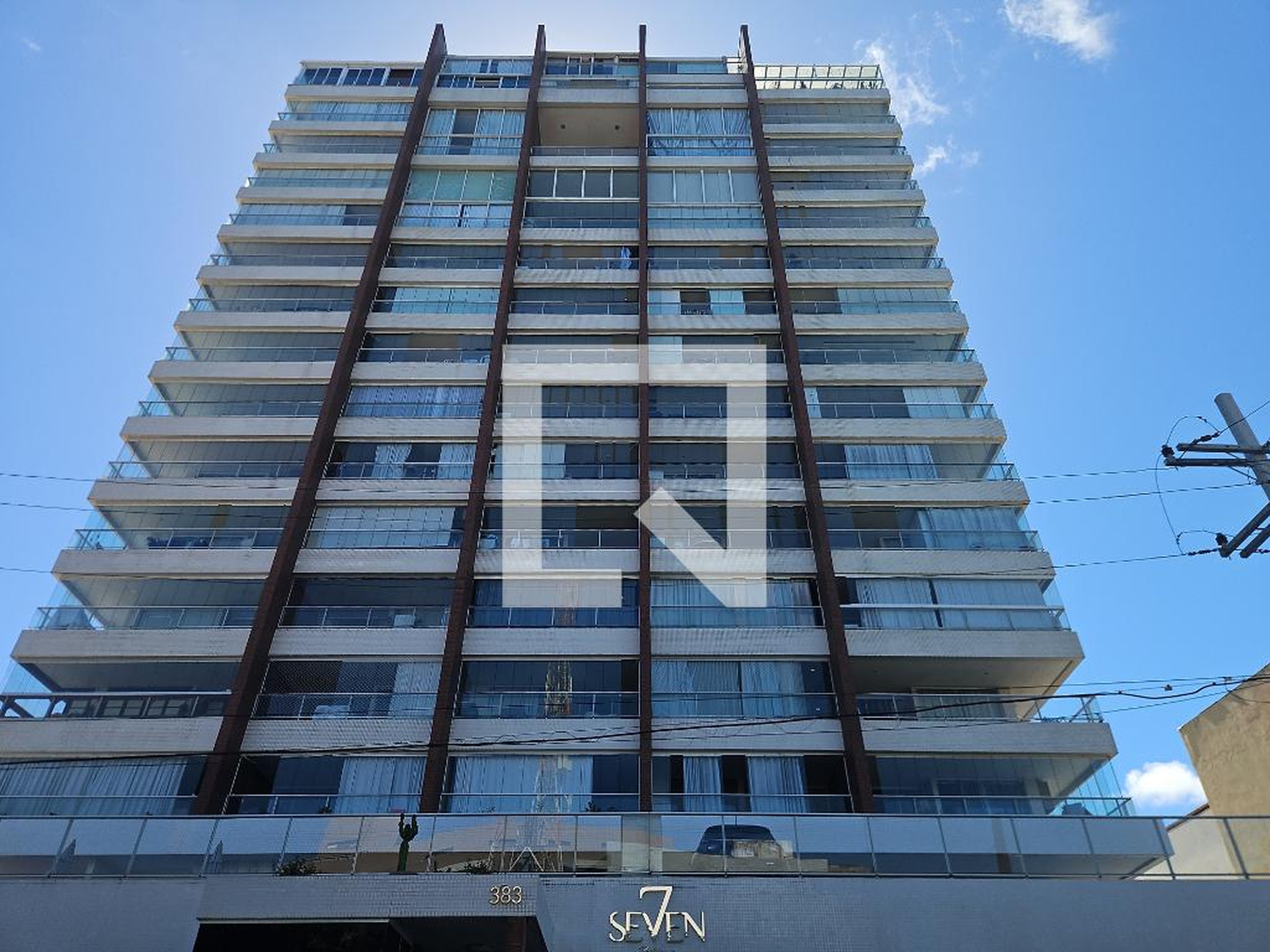 Fachada do Prédio Condomínio Seven Residence