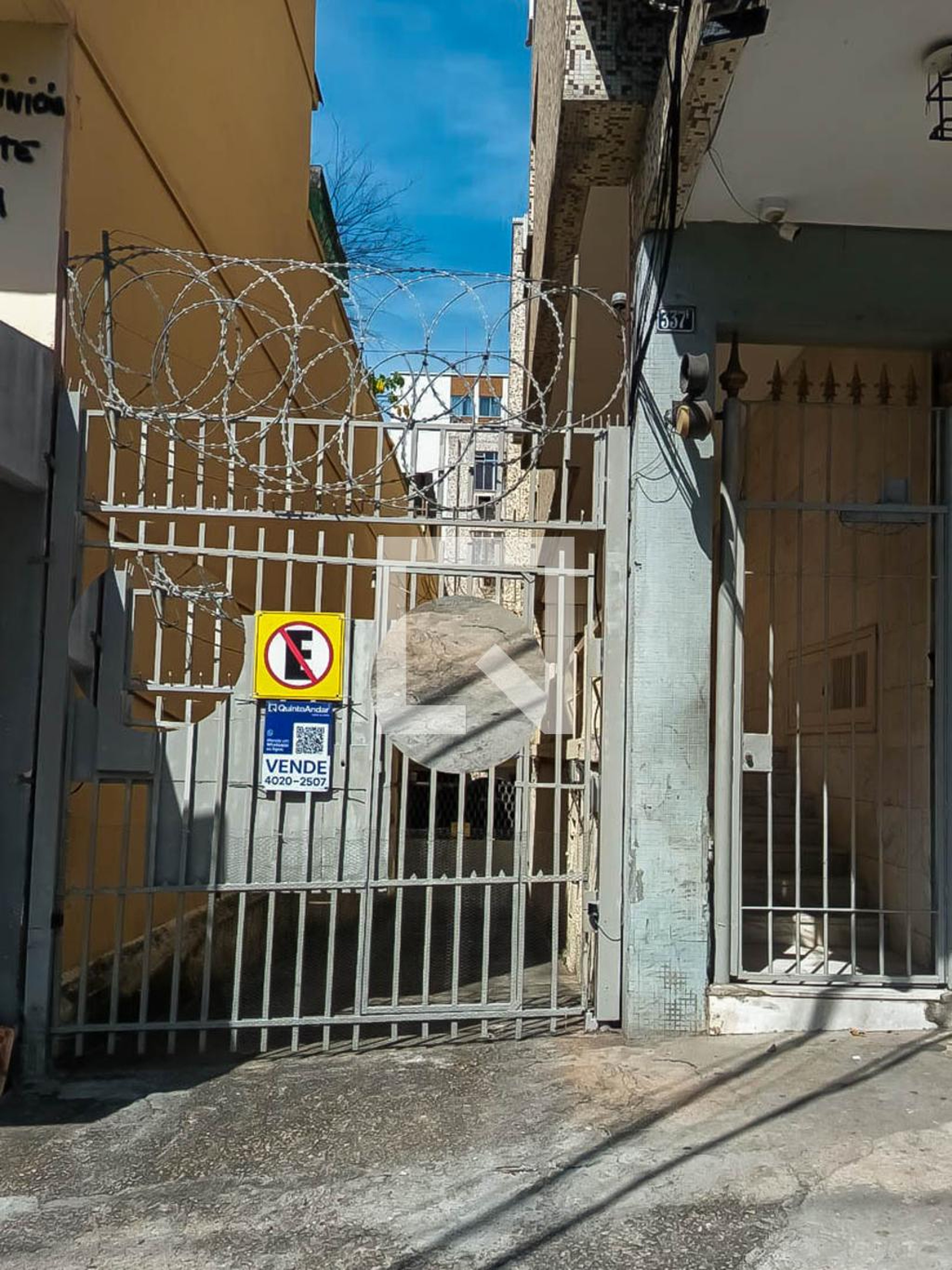 Fachada Condomínio em Rua Lins de Vasconcelos, 337