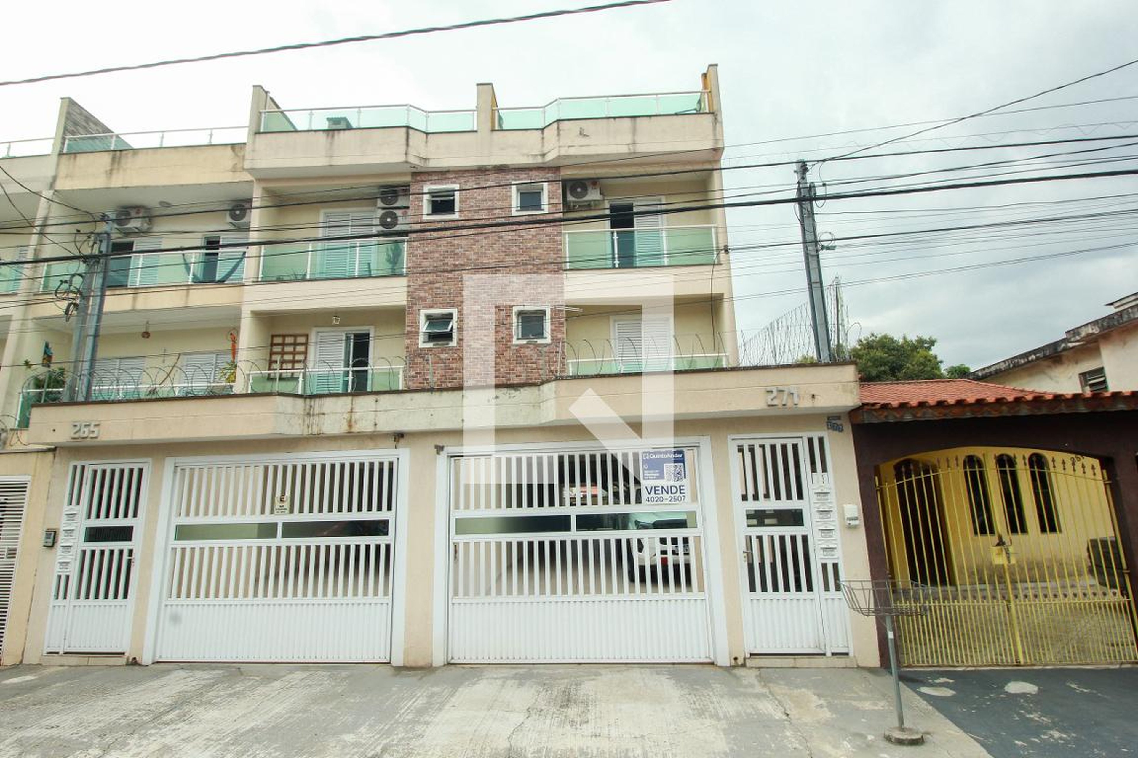 Fachada Condomínio em Rua América Central, 271