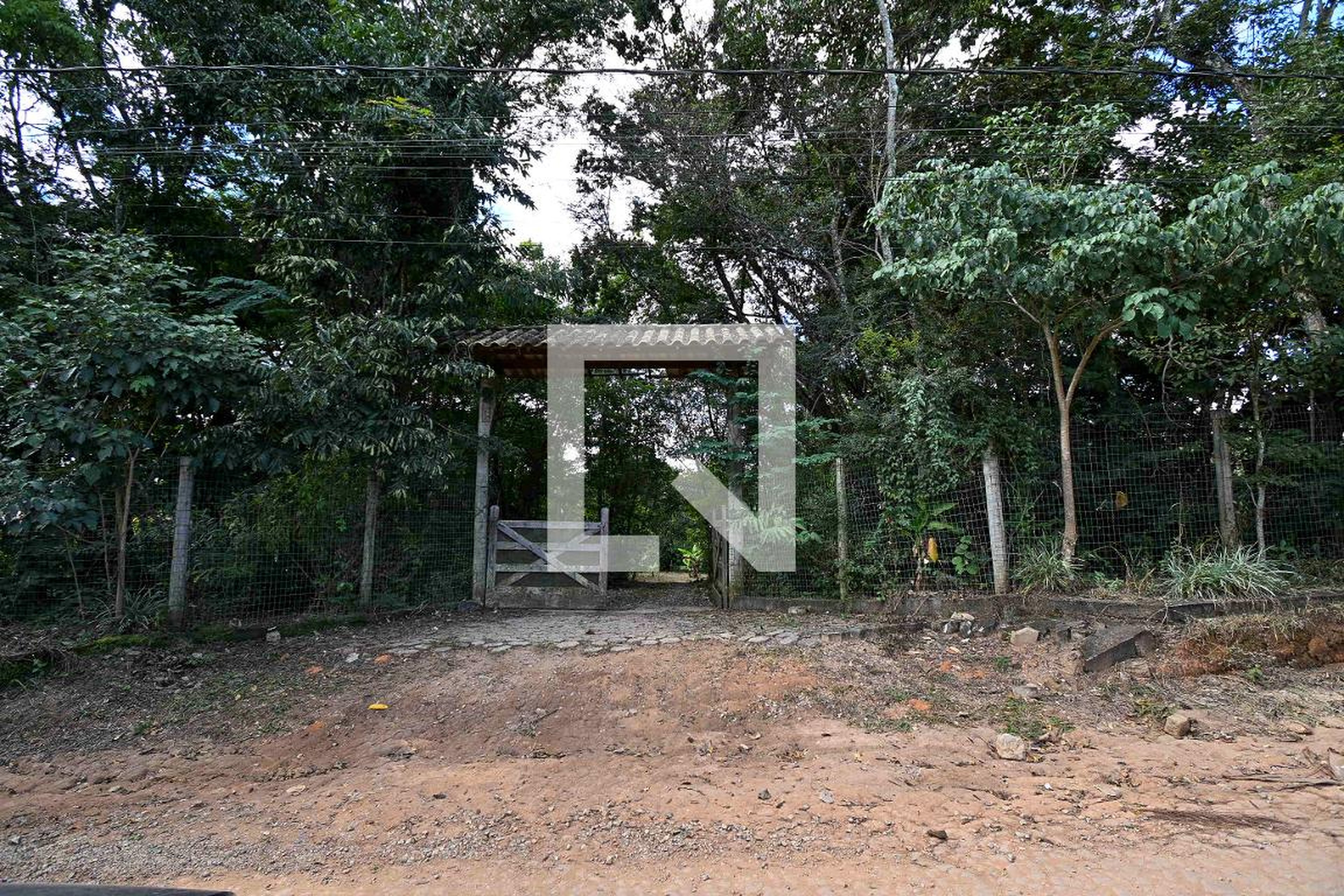 Fachada Condomínio em Alameda dos Ipês, 44