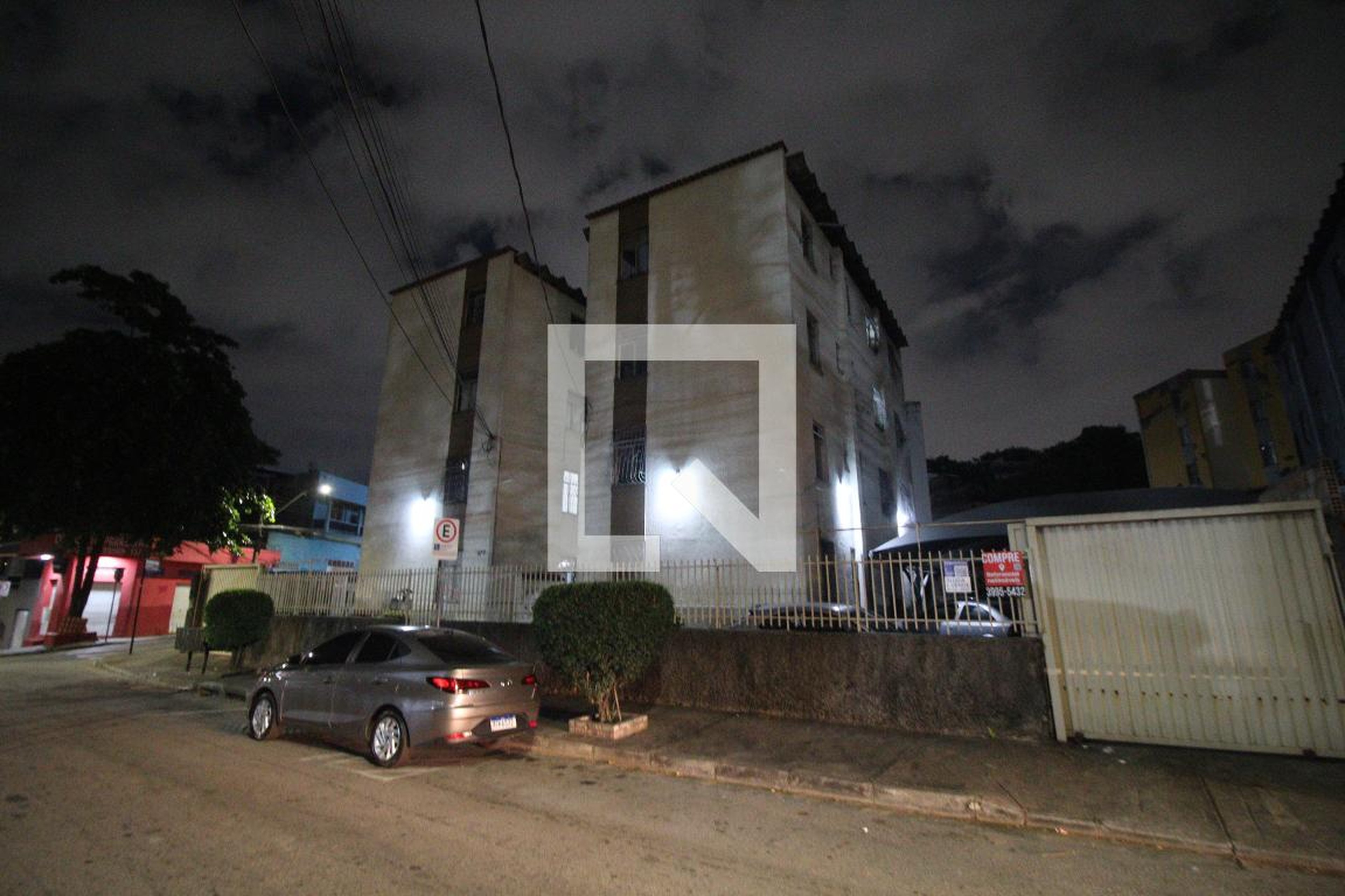 Fachada Condomínio em Rua Dorinato Lima, 373