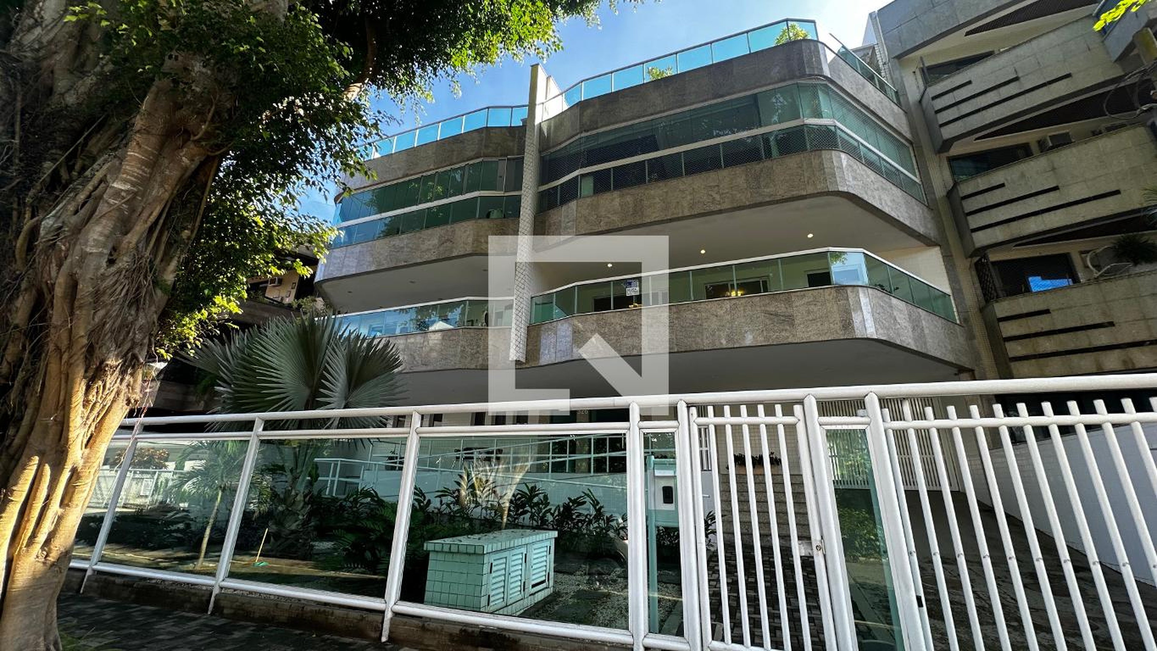Fachada Condomínio em Rua José Américo de Almeida, 326