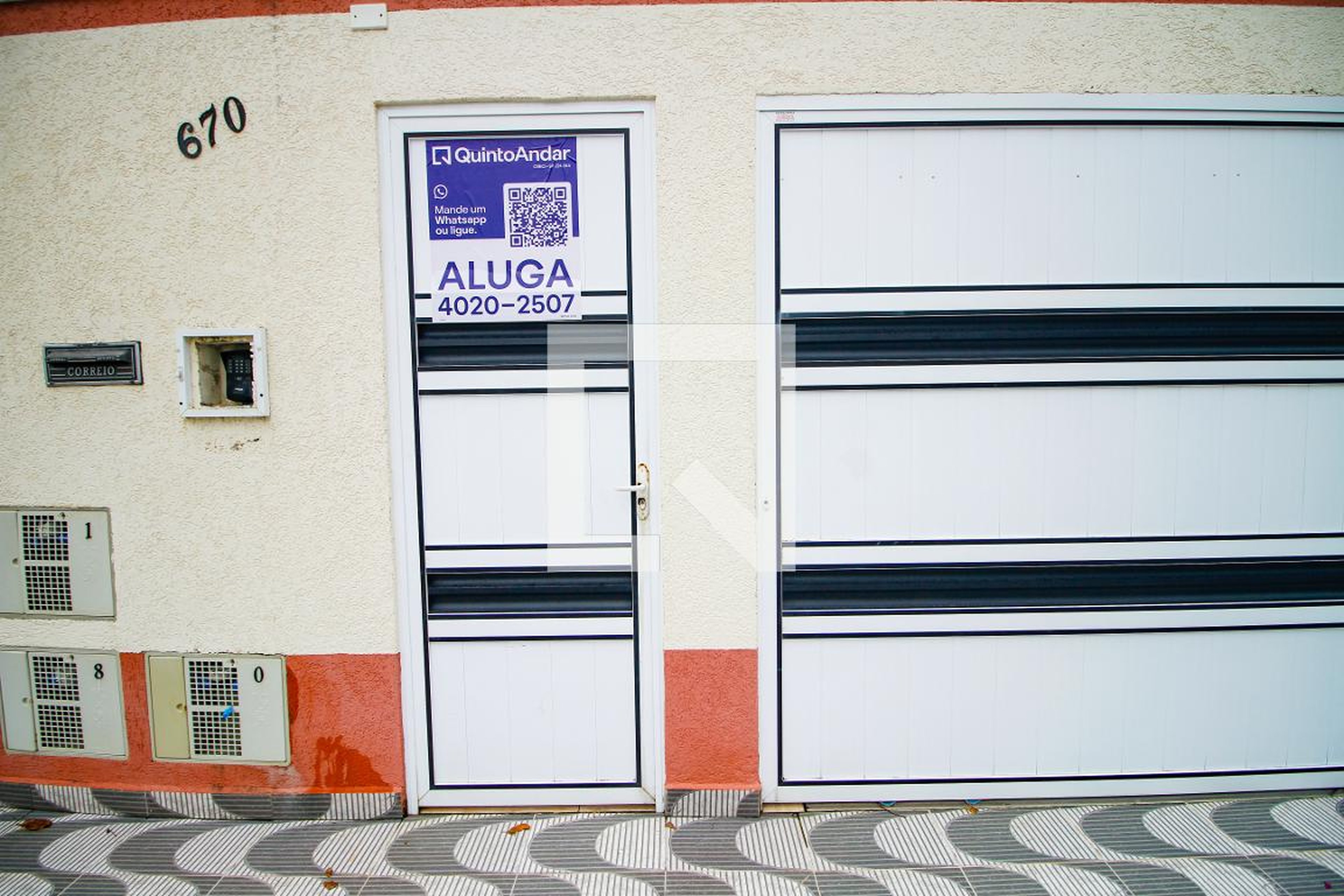 Fachada Condomínio em Rua Poços de Caldas, 670