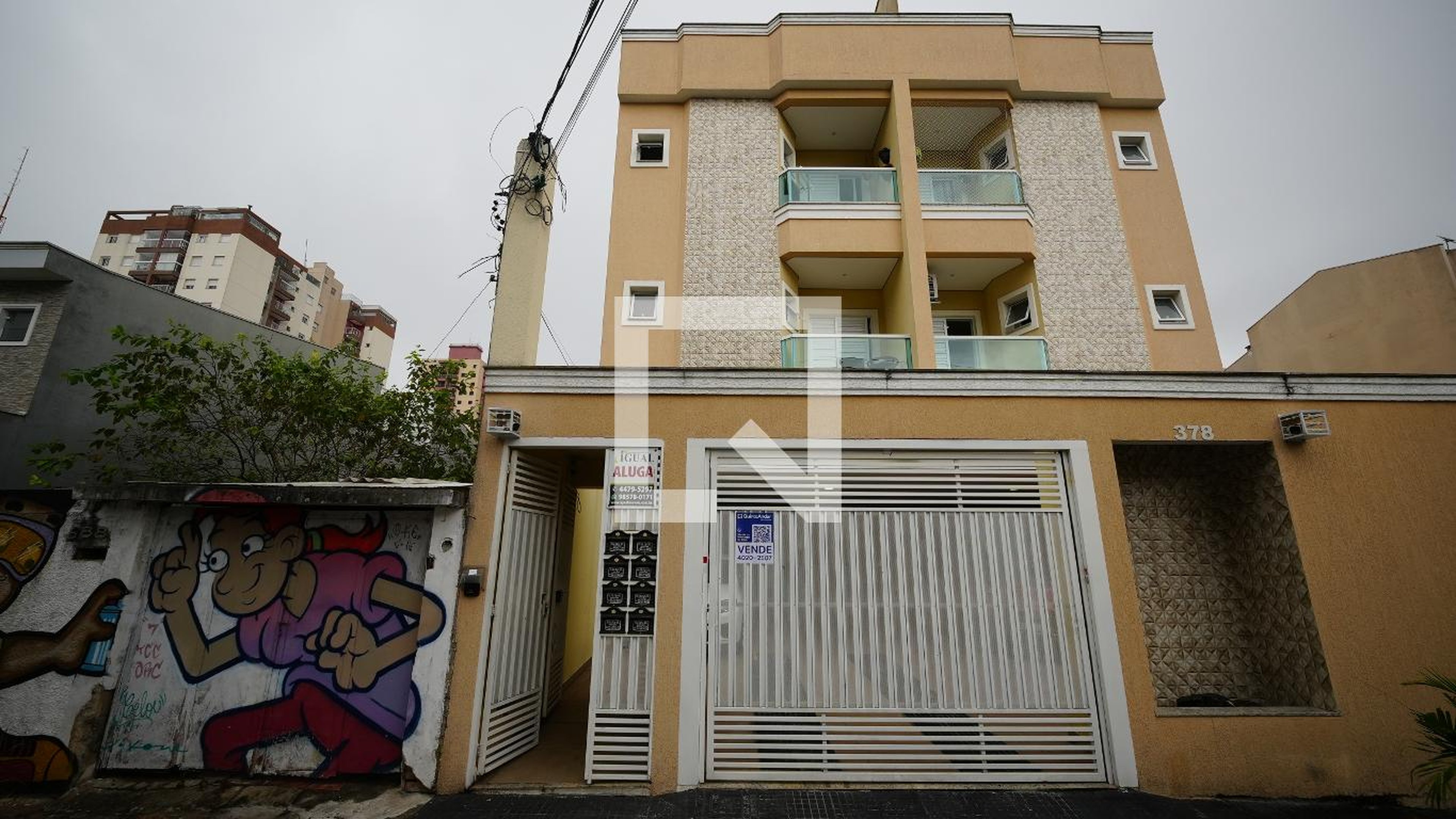 Fachada do Prédio Condomínio em Rua Araci, 378