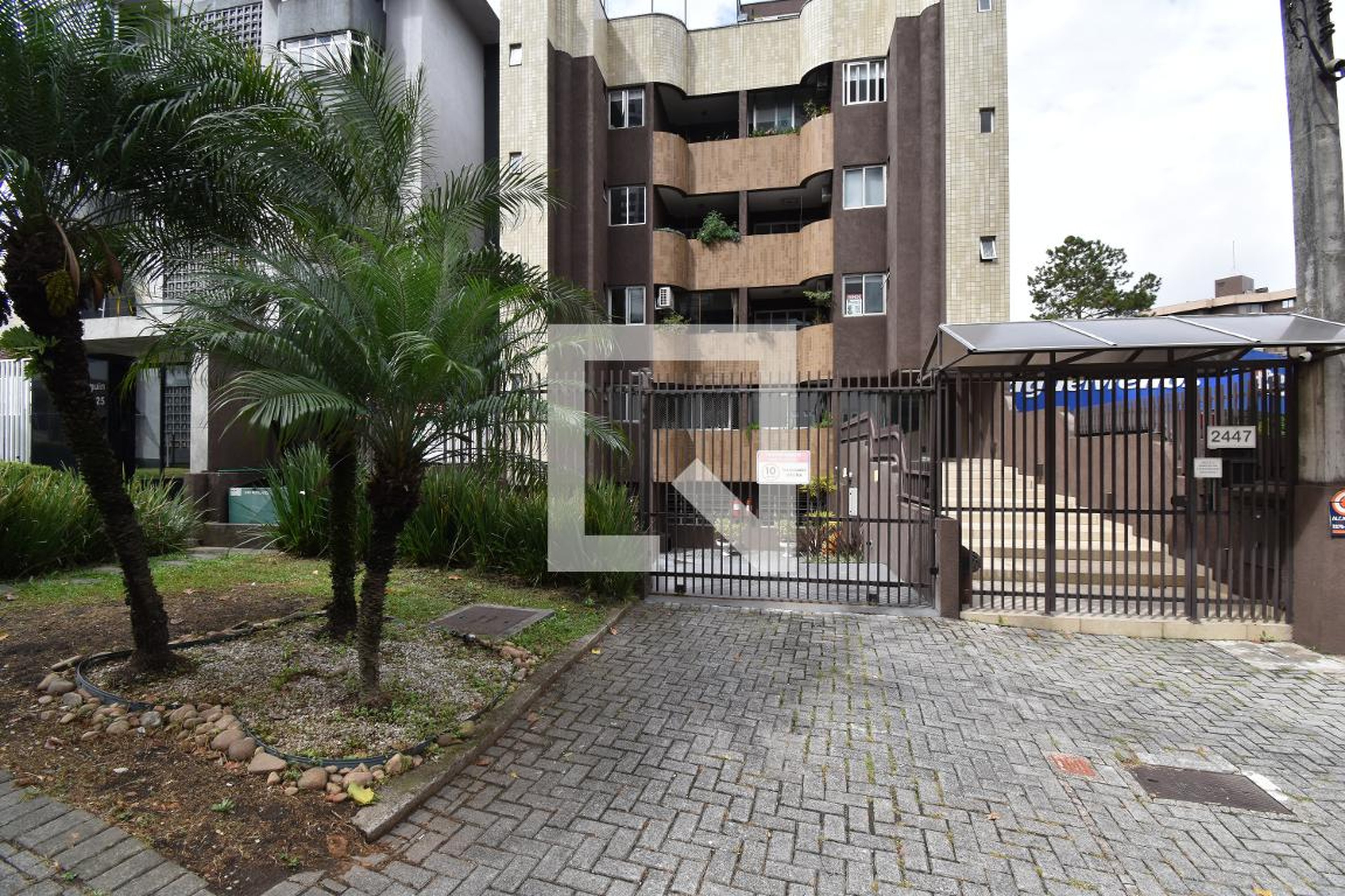 Fachada Condomínio em Rua Martim Afonso, 2447