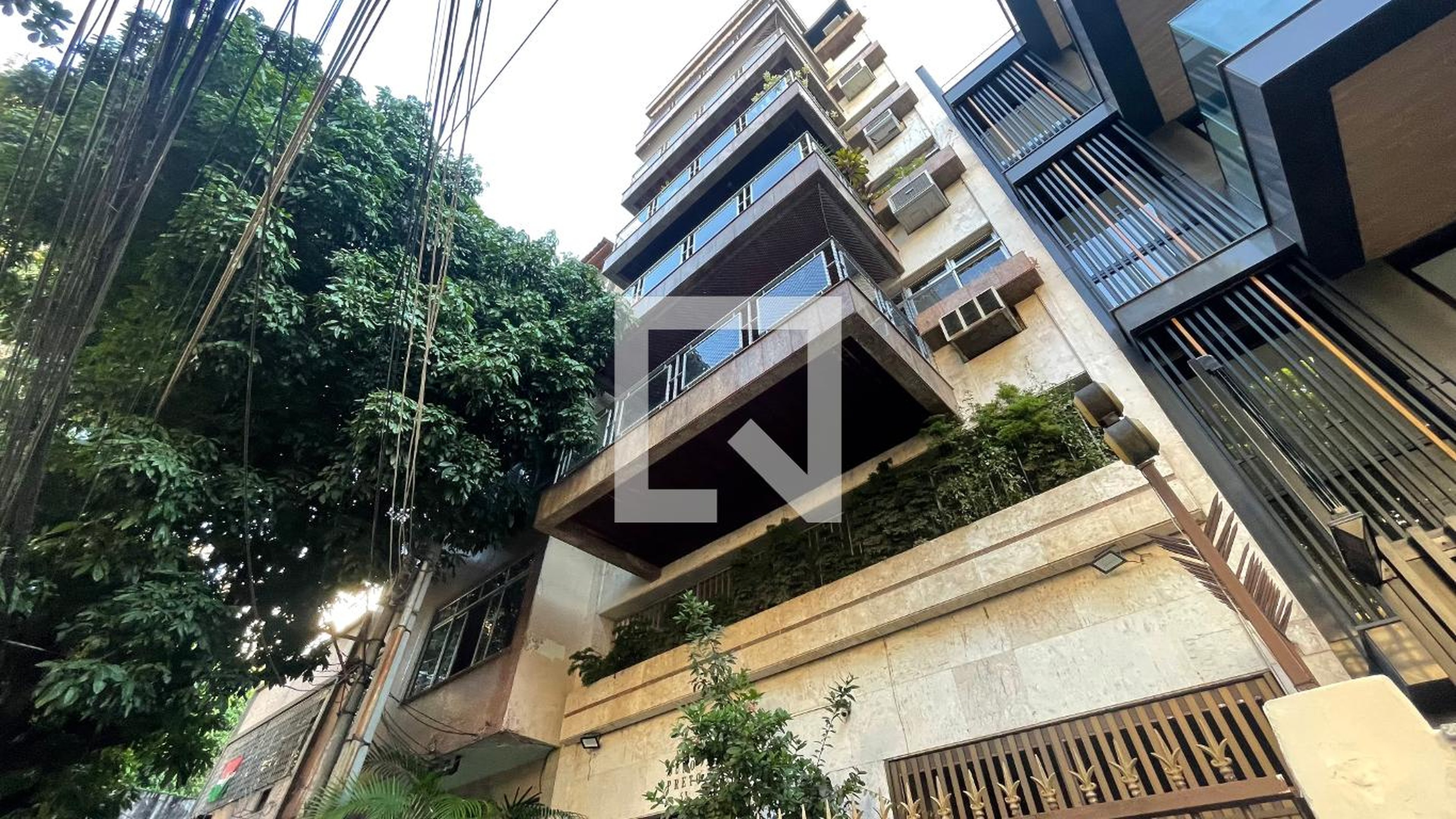 Fachada Condomínio em Rua Professor Gabizo, 53