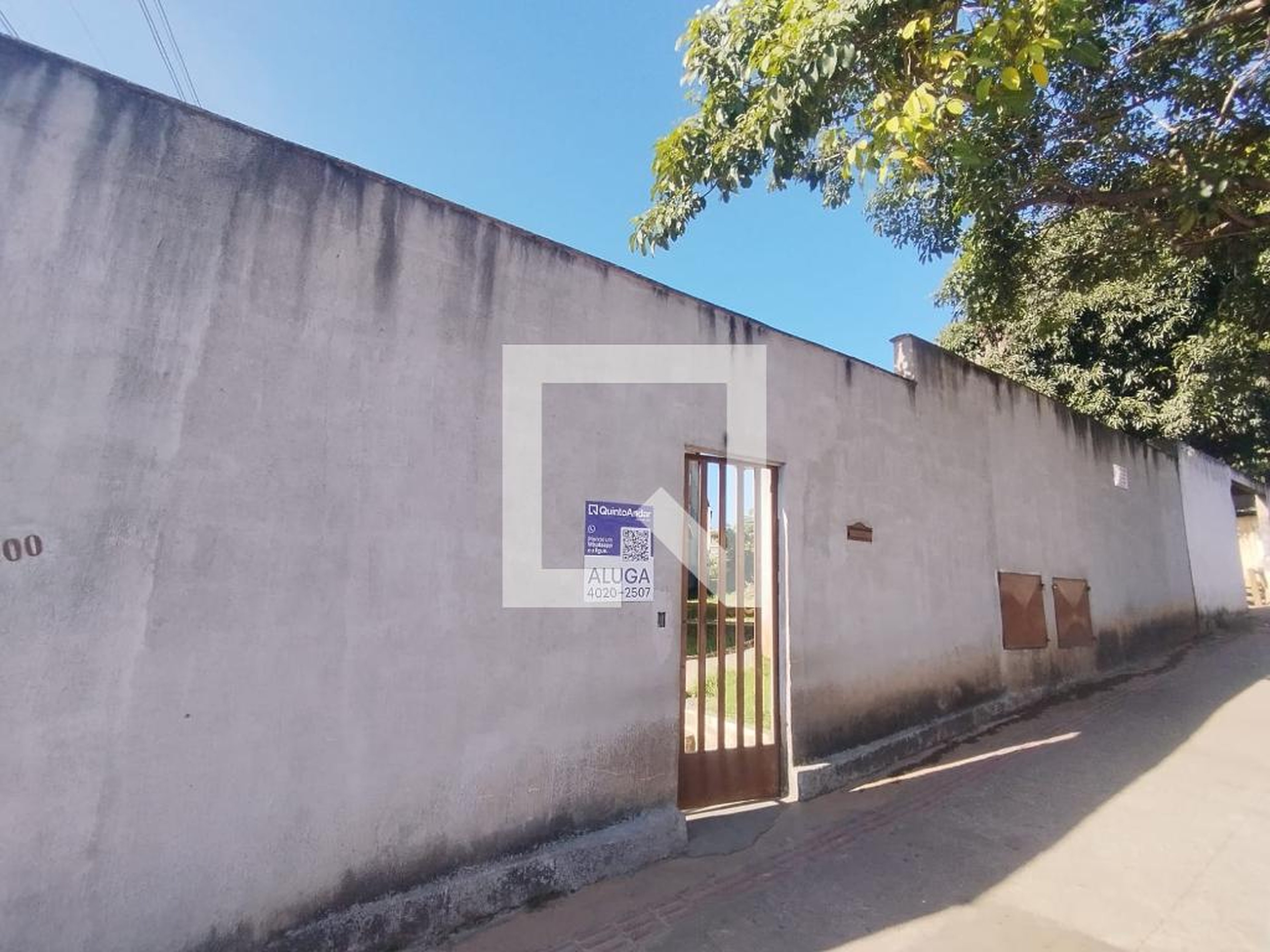 Fachada Condomínio em Rua Serra do Rola Moça, 100
