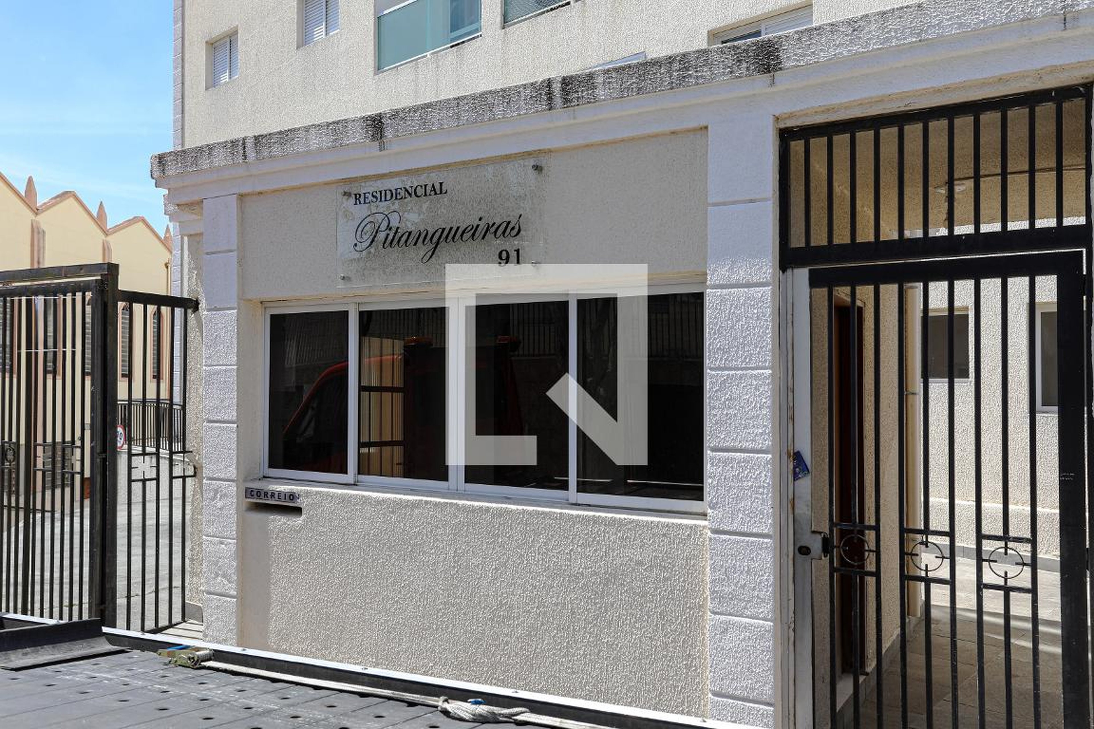 Fachada Residencial Pitangueiras