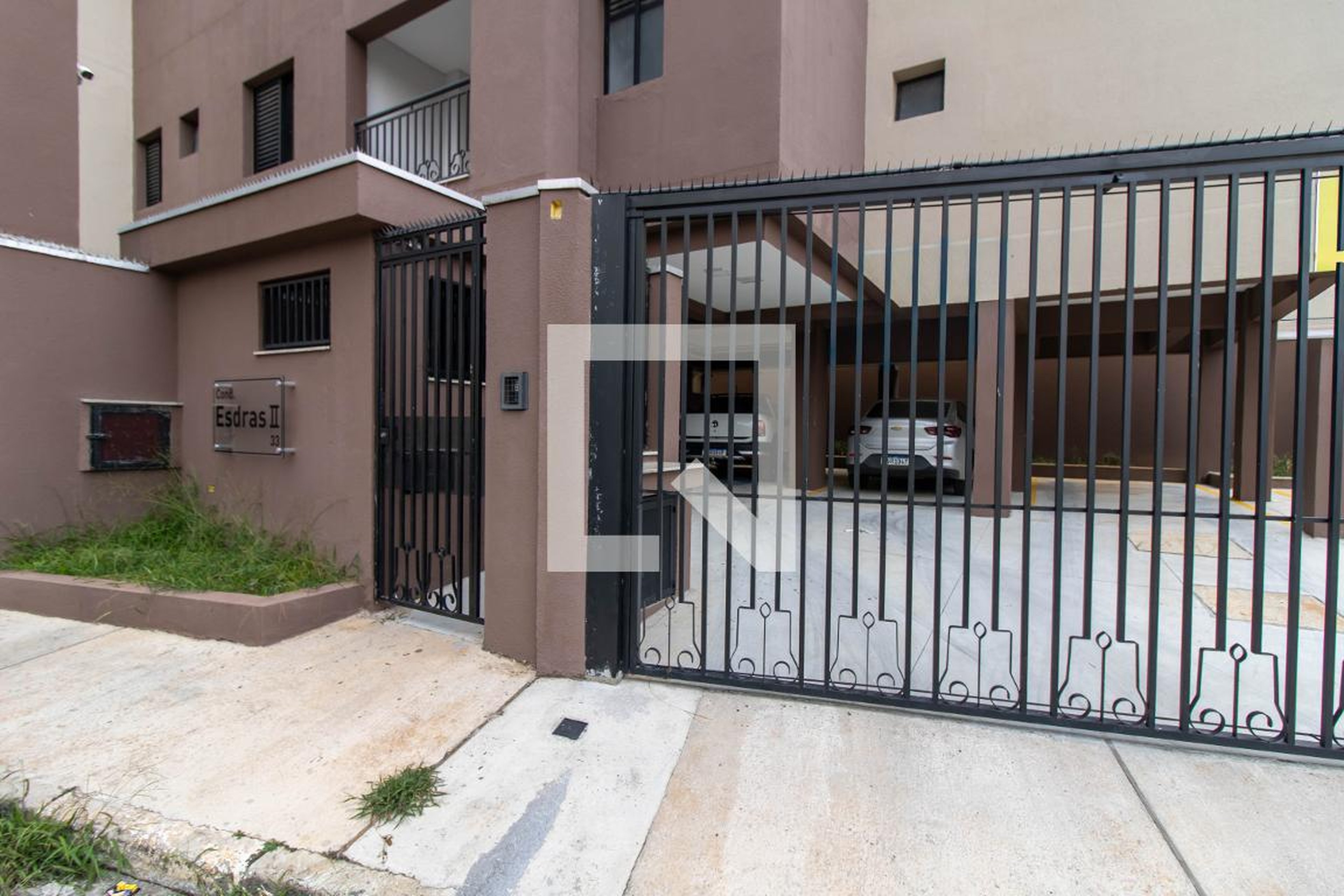 Fachada Condomínio em Rua Padre José de Anchieta, 33