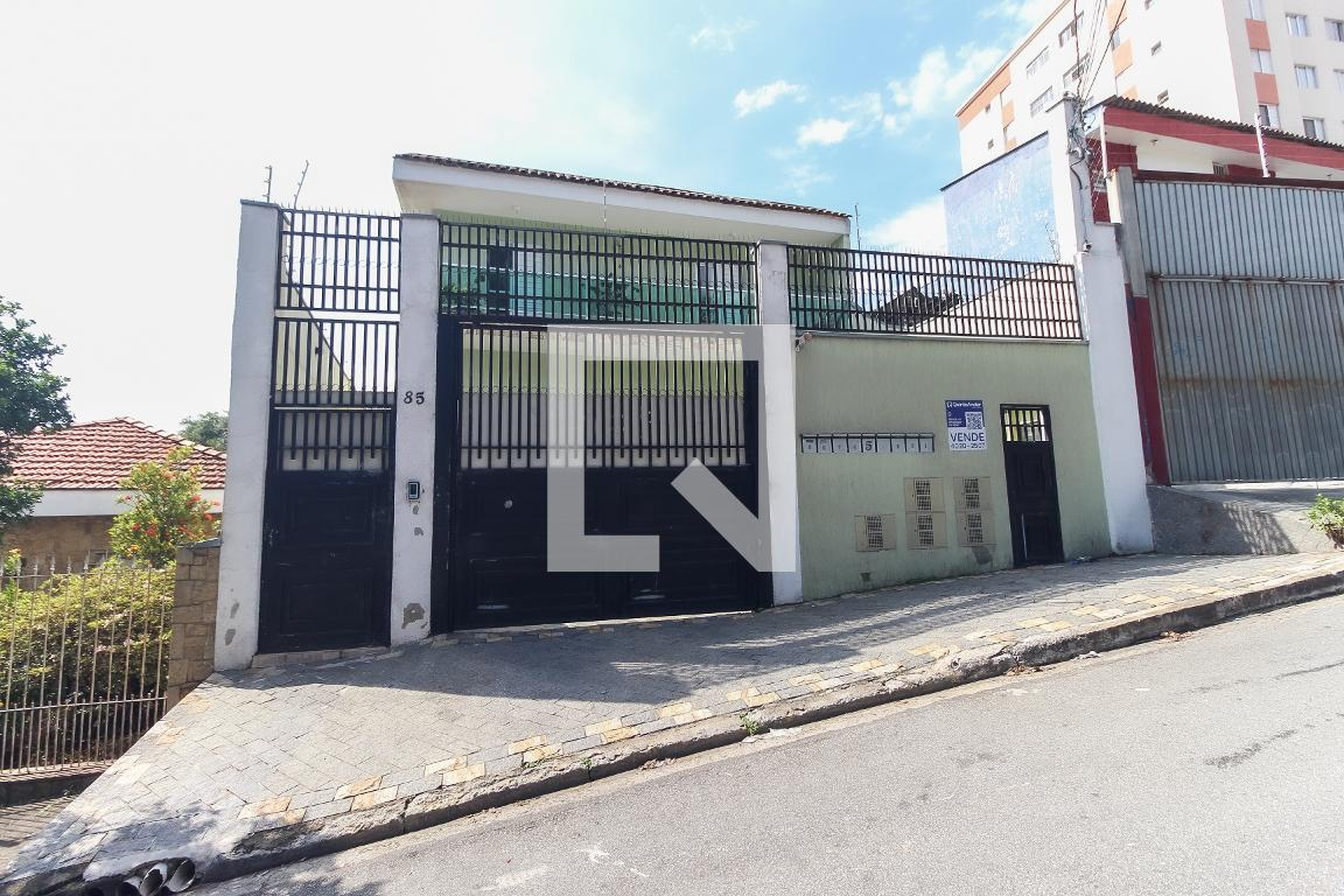 Fachada Condomínio em Rua Sebastião Miguel da Silva, 85