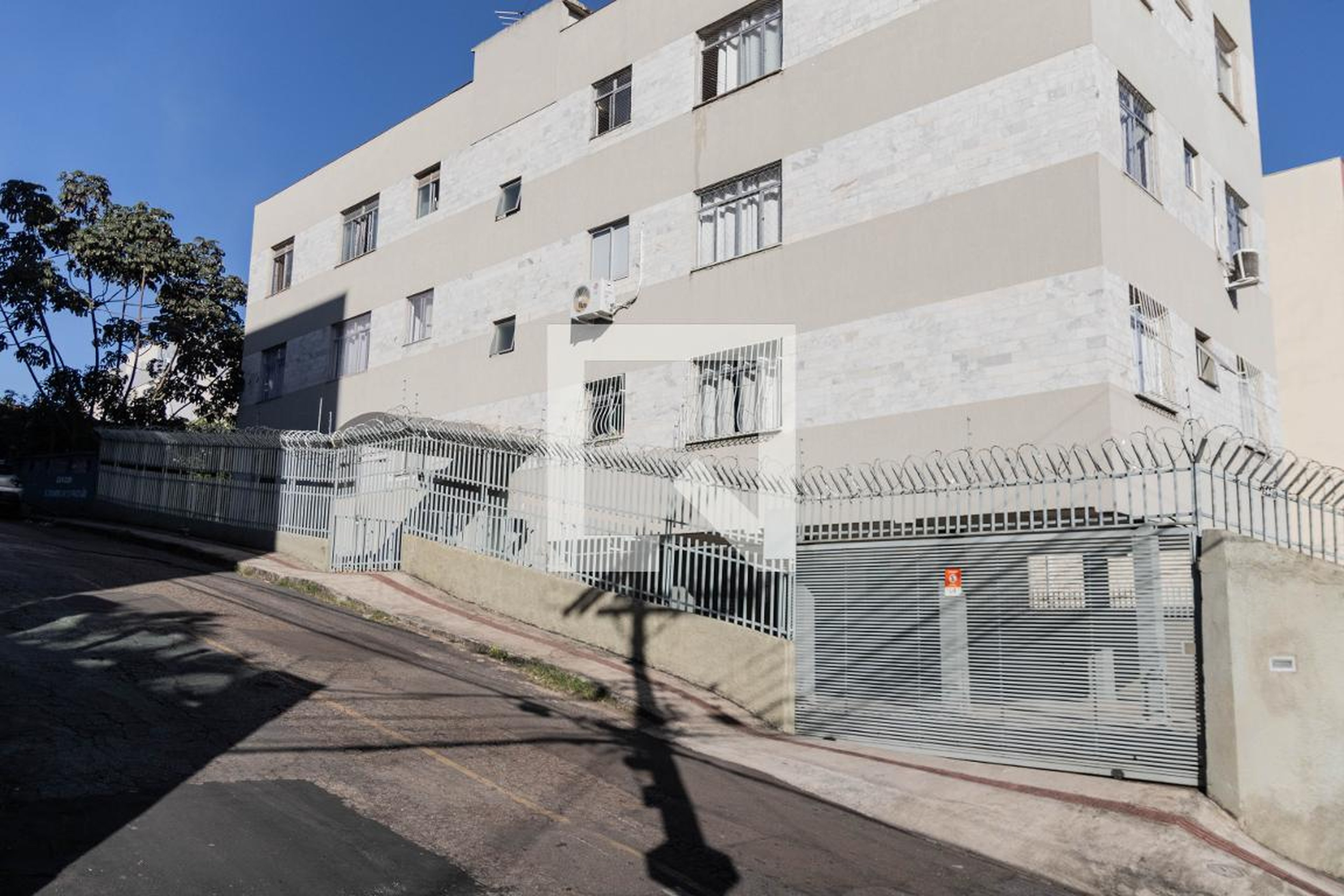 Fachada Condomínio em Rua Conselheiro Joaquim Caetano, 1445