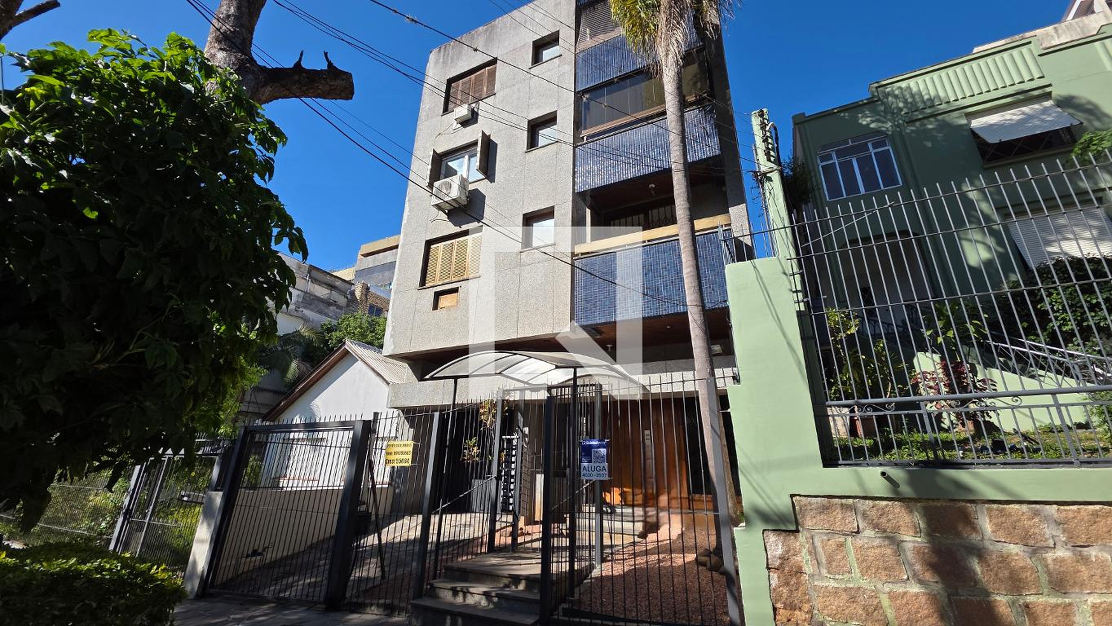 Fachada Condomínio em Rua Tenente Coronel Fabricio Pillar, 627