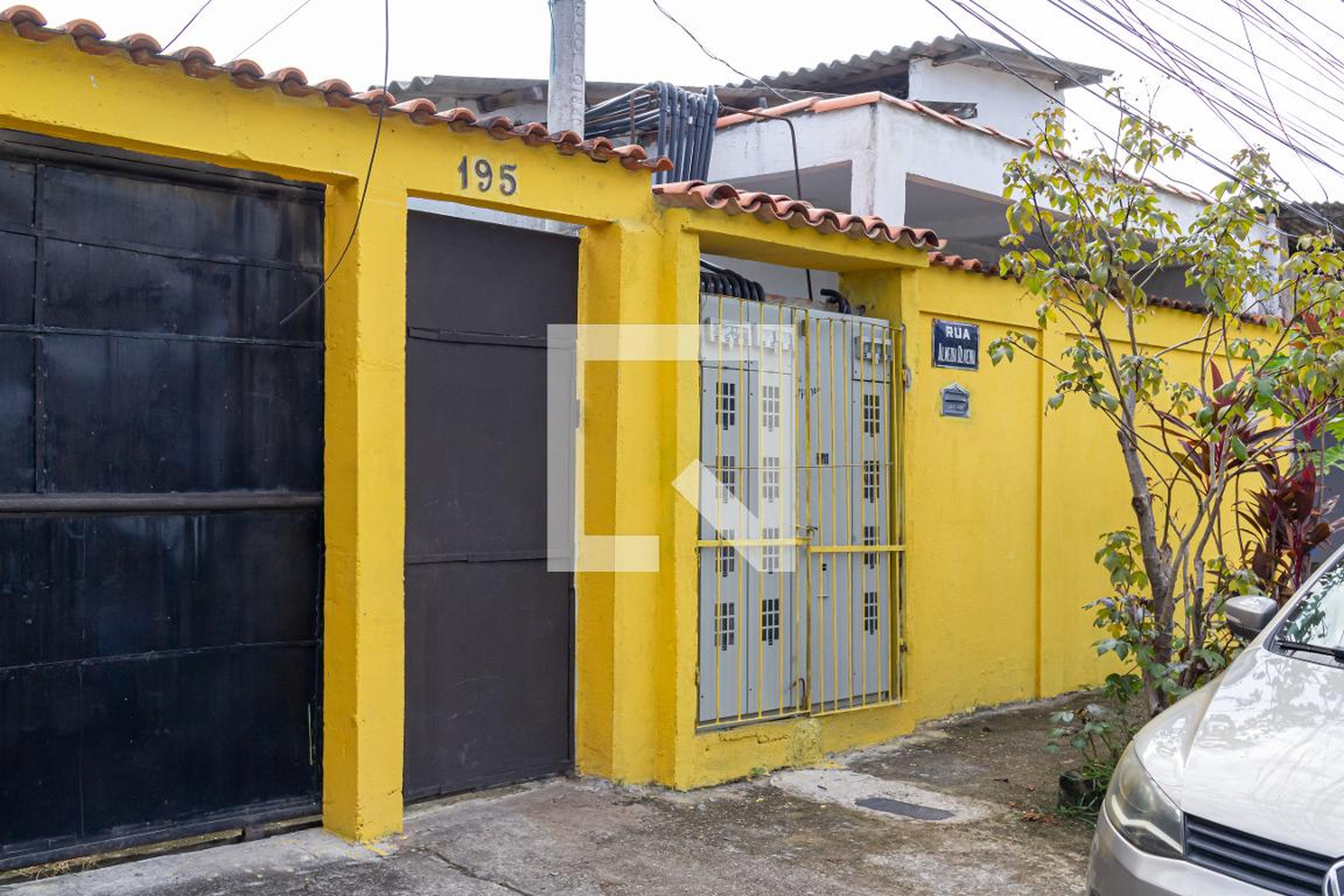Fachada Condomínio em Rua Almeida Oliveira, 195