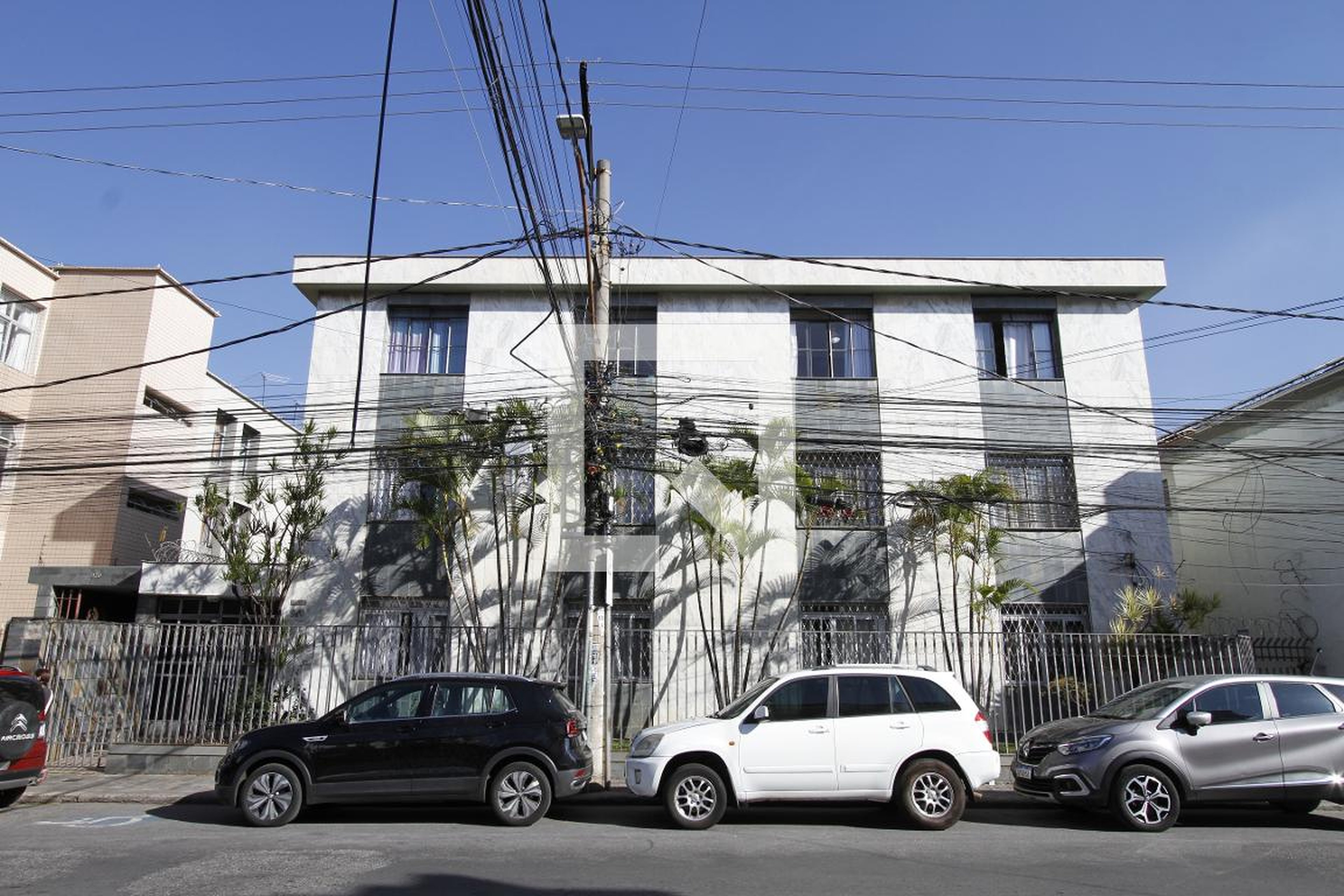 Fachada Condomínio em Rua Pouso Alegre, 940