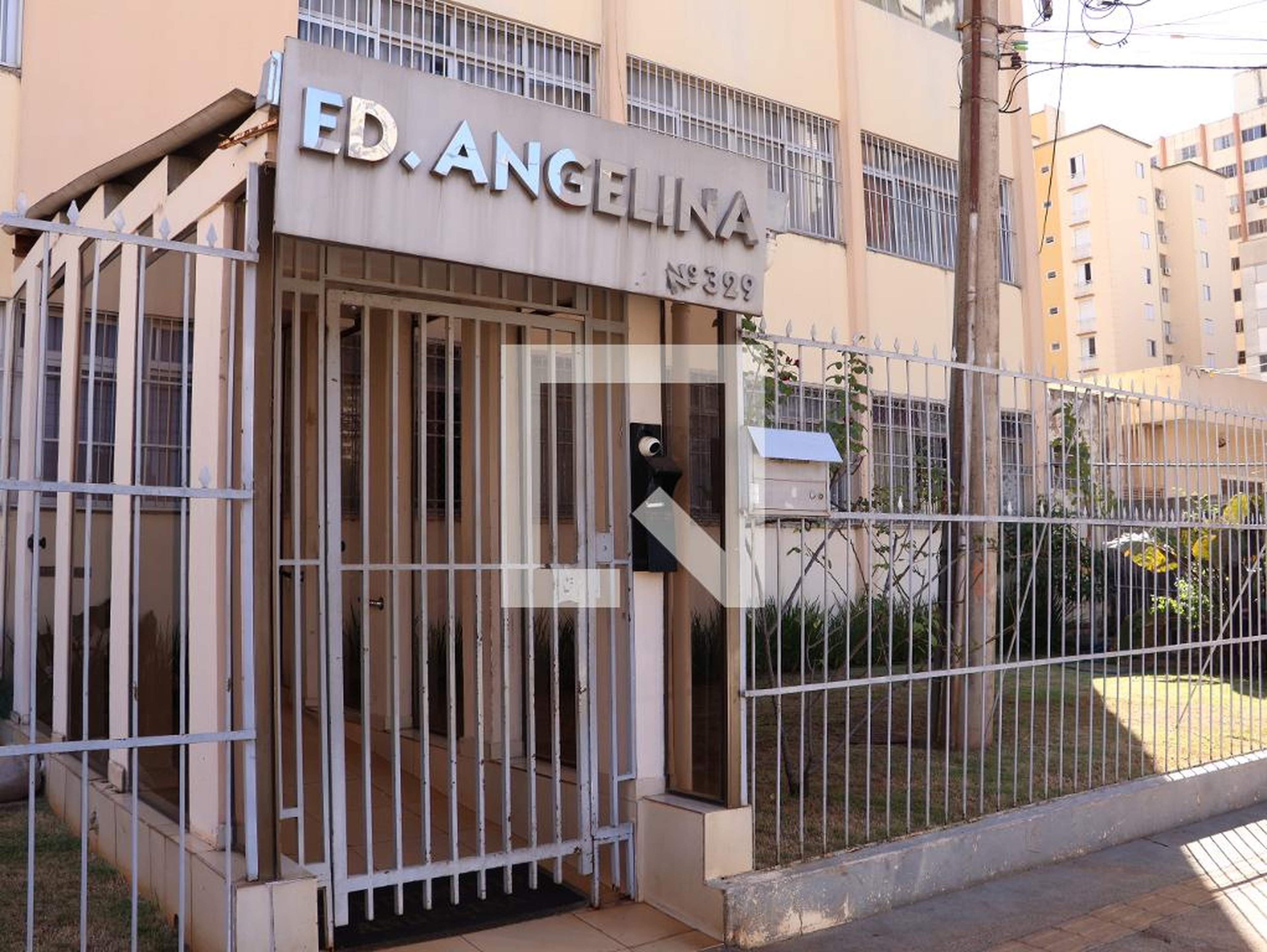 Fachada Condomínio em Rua 24, 22