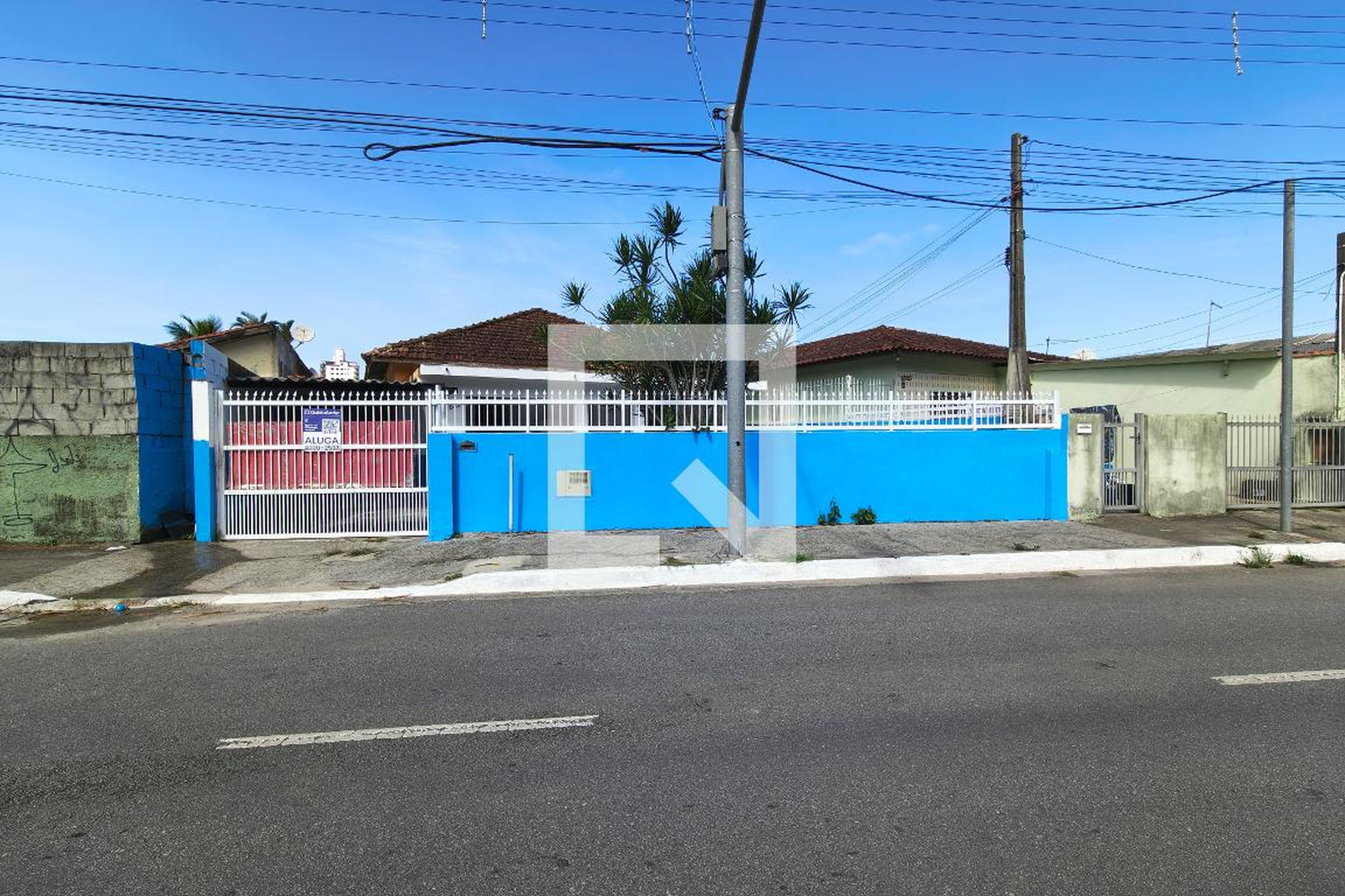 Fachada Condomínio em Avenida Doutor Roberto de Almeida Vinhas, 184