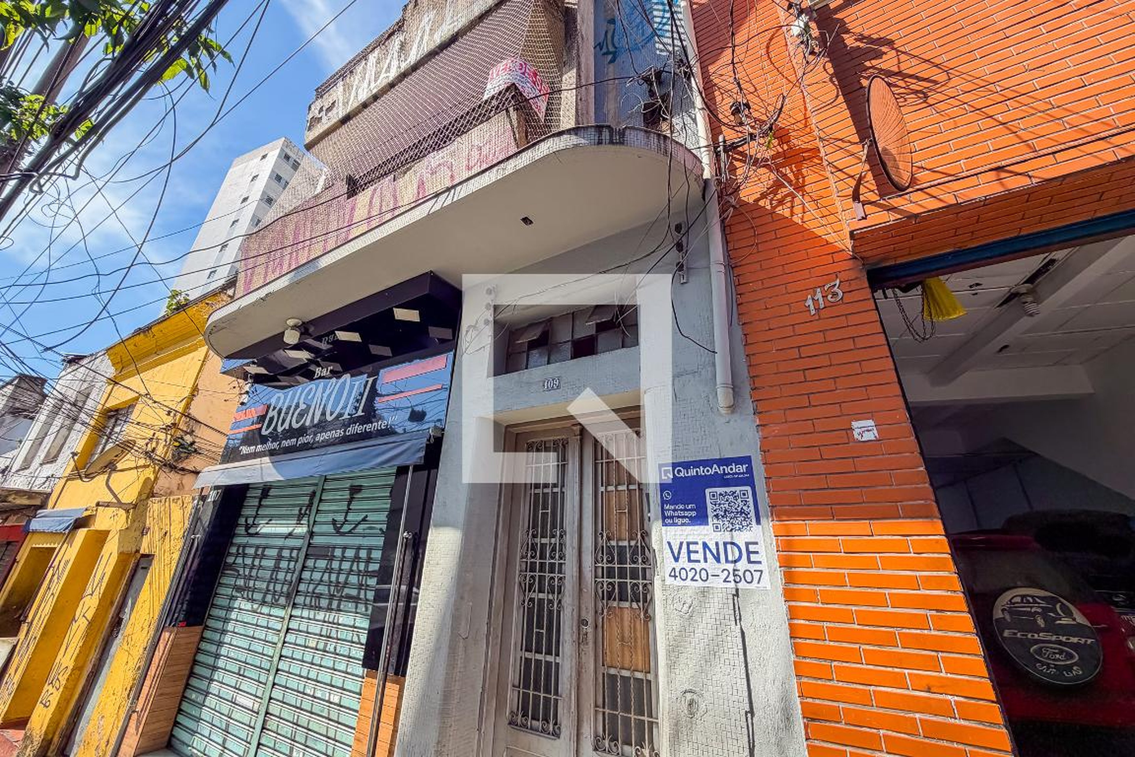 Fachada Condomínio em Rua Bueno de Andrade, 109