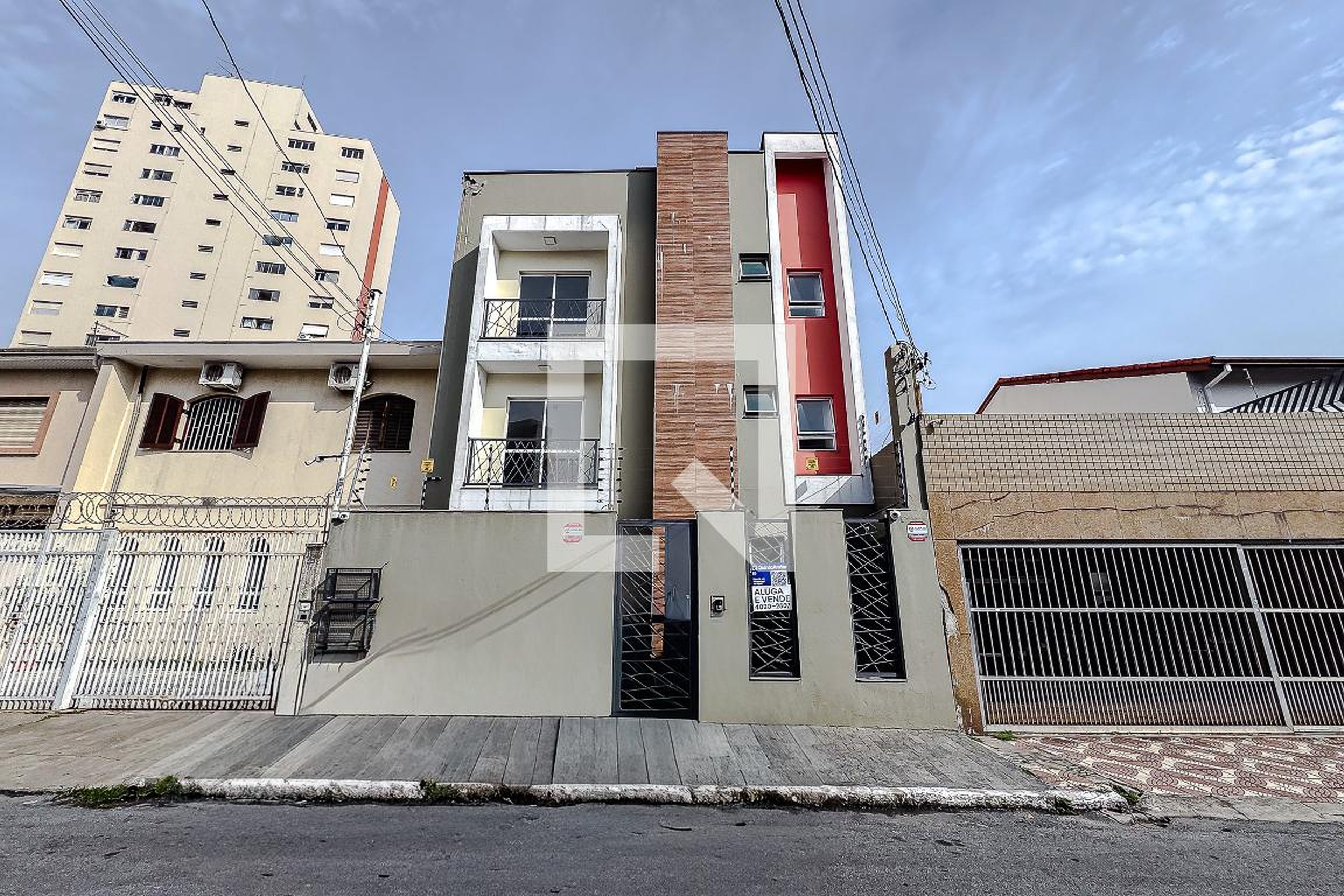 Fachada Condomínio em Rua Doutor Miguel Vieira Ferreira, 106