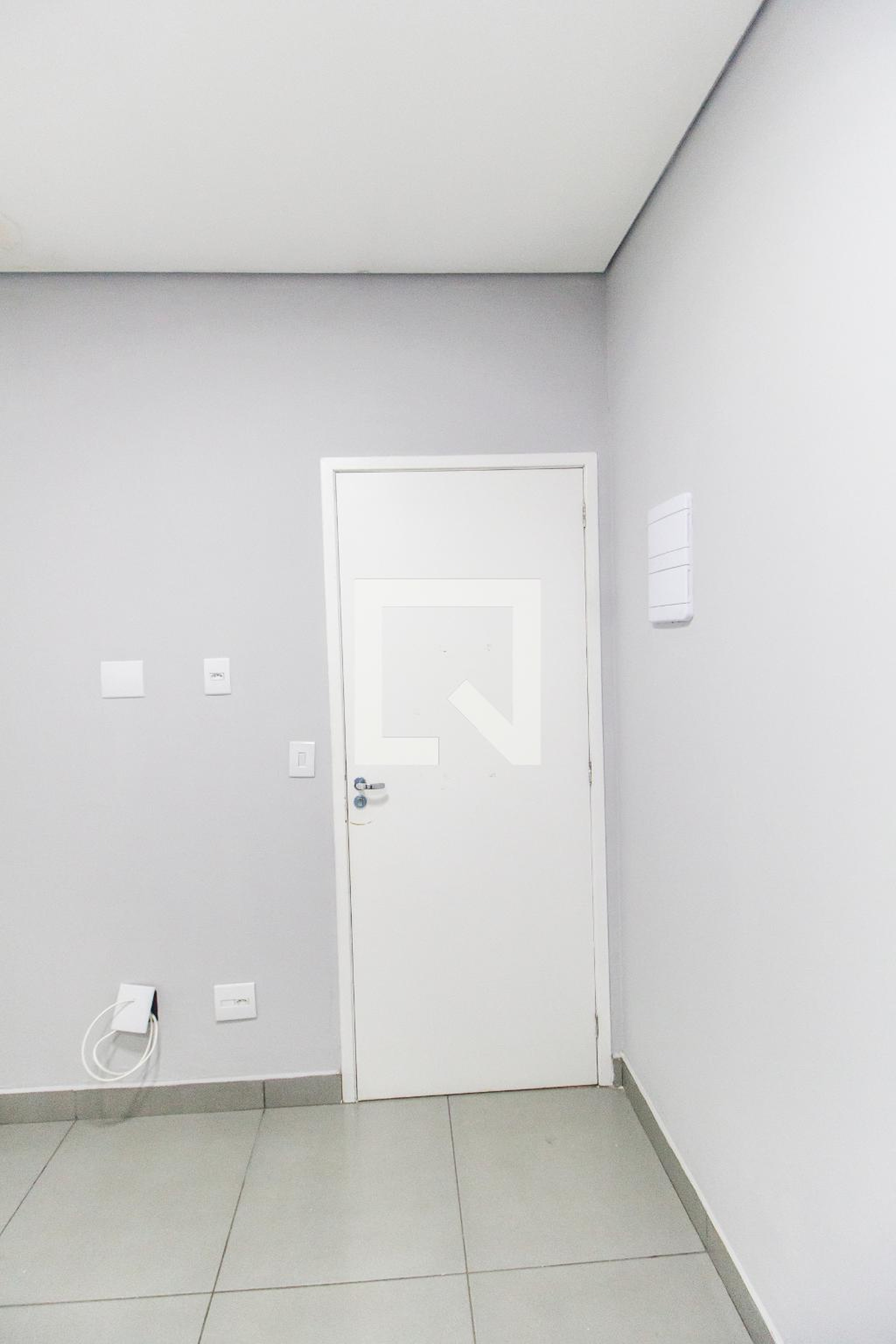 Entrada Condomínio em Rua das Goiabeiras, 90
