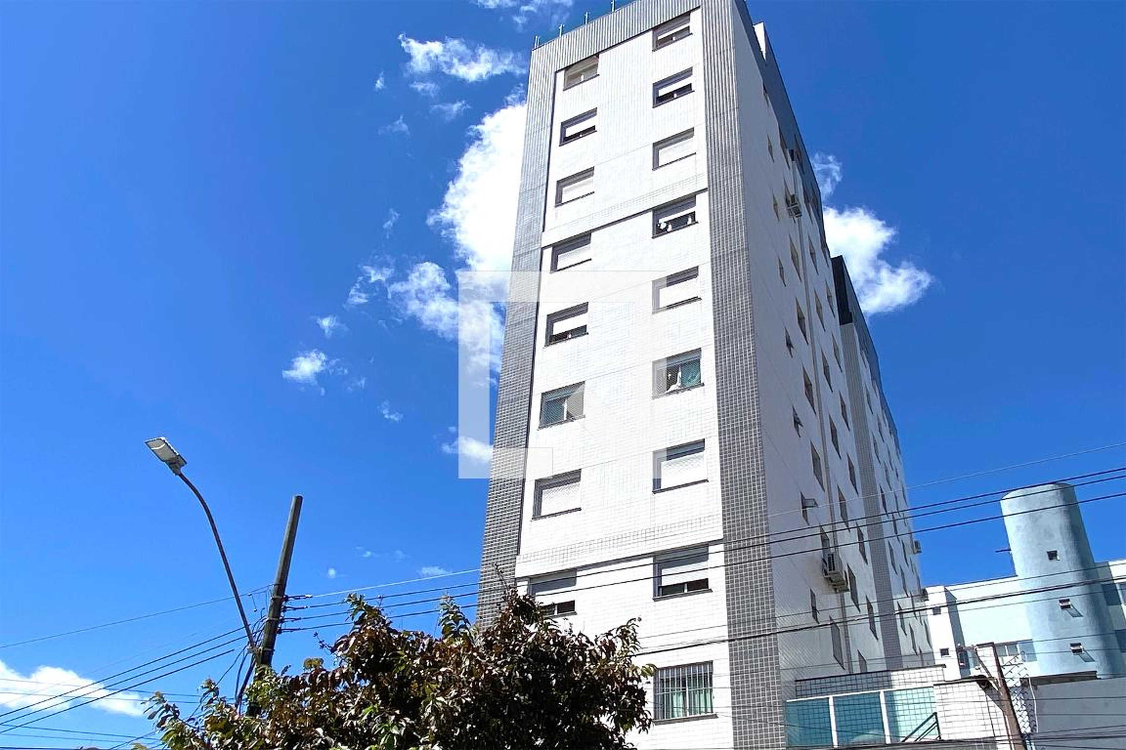 Fachada Condomínio em Rua Maranhão, 203