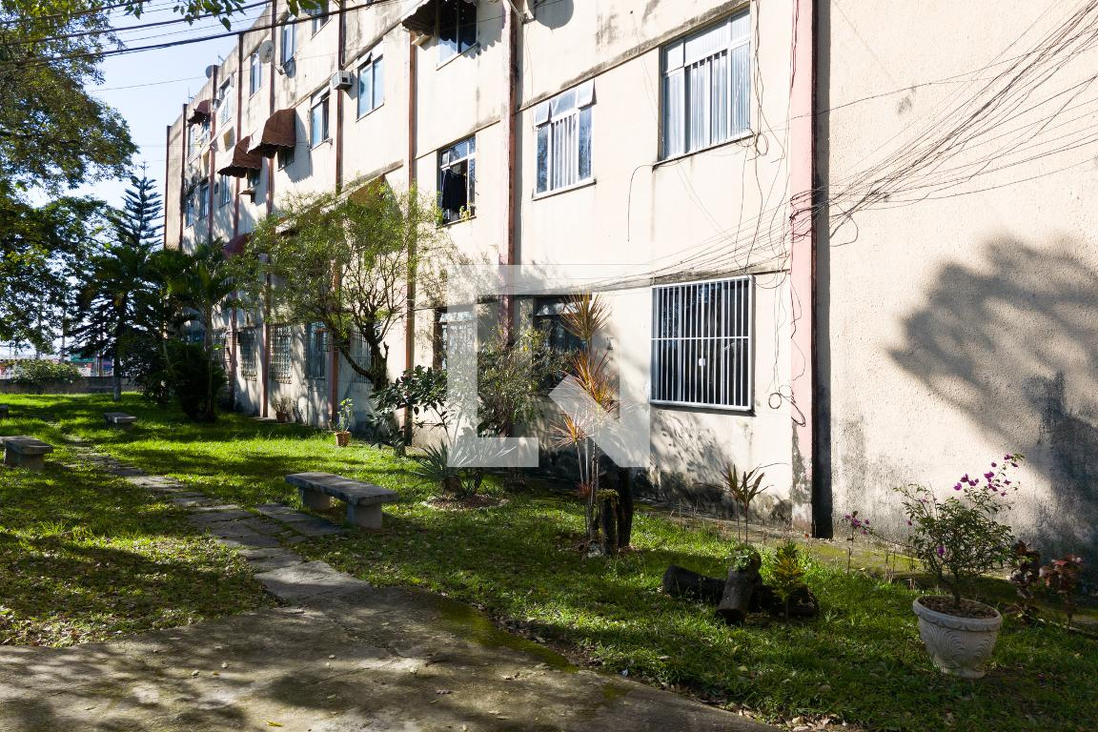 Fachada Condomínio em Estrada da Pedra, 103