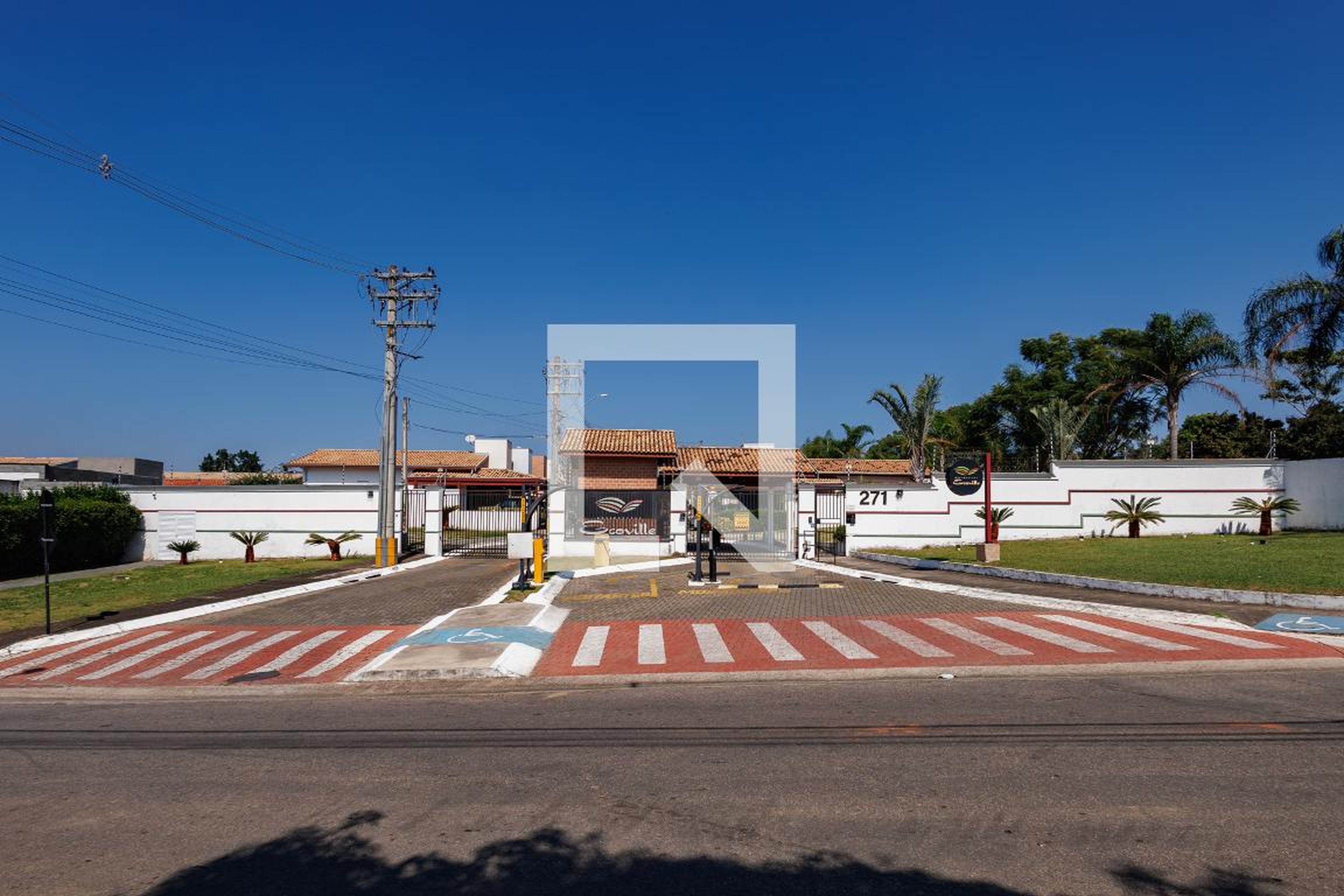 Fachada do condomínio Condomínio em Avenida Engenheiro César Augusto Costalonga Varejão, 271