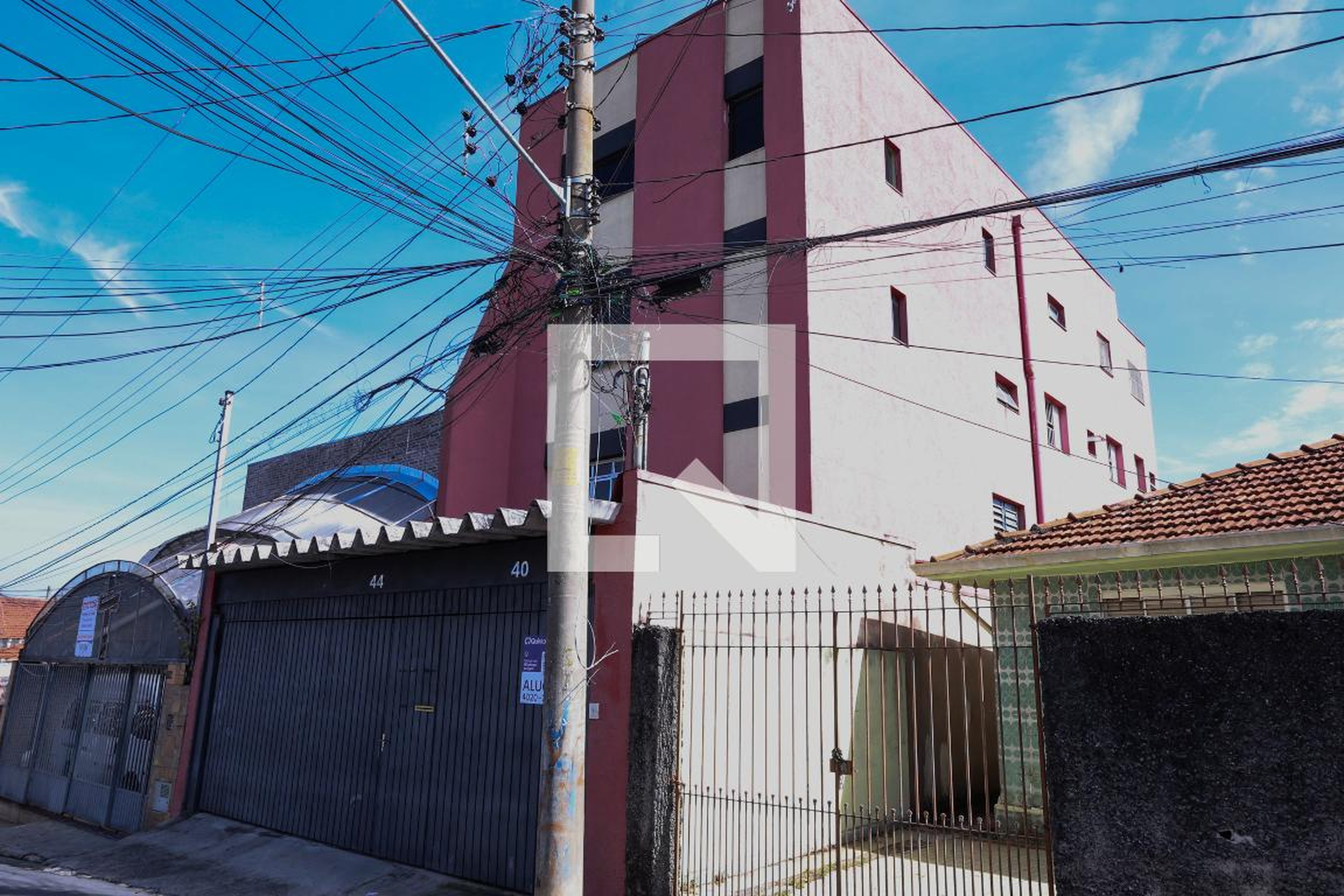Fachada do Prédio Condomínio em Rua Joaquim Ribeiro de Almeida, 40