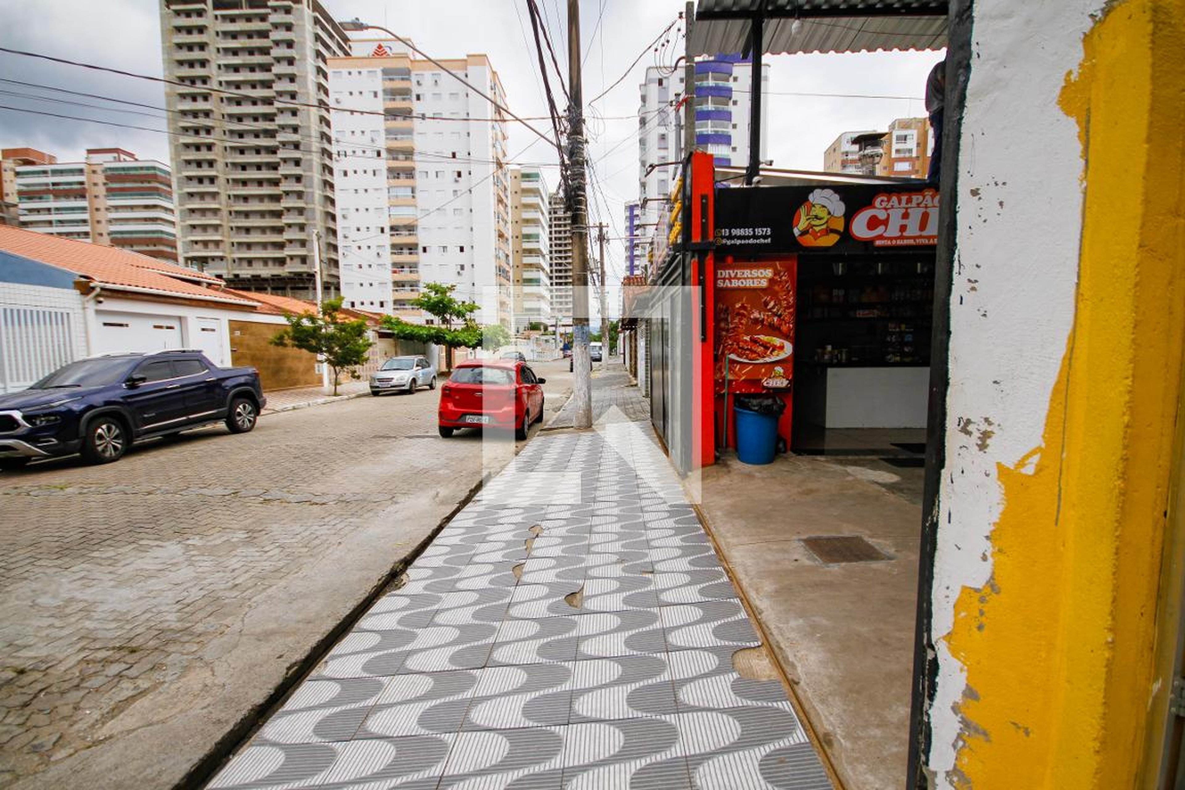 Fachada Condomínio em Rua Bolívia, 272
