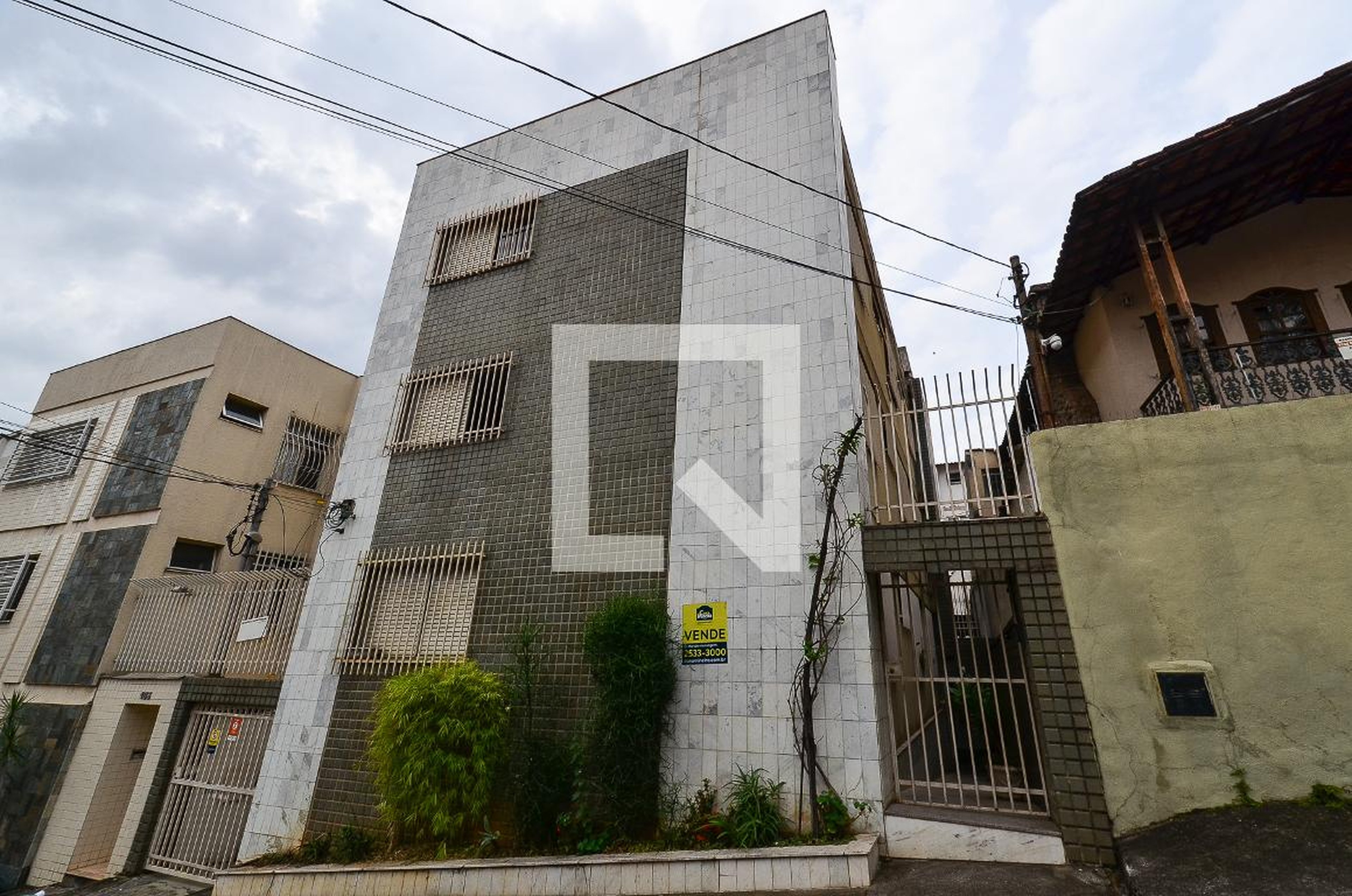 Fachada Condomínio em Rua Vega, 117