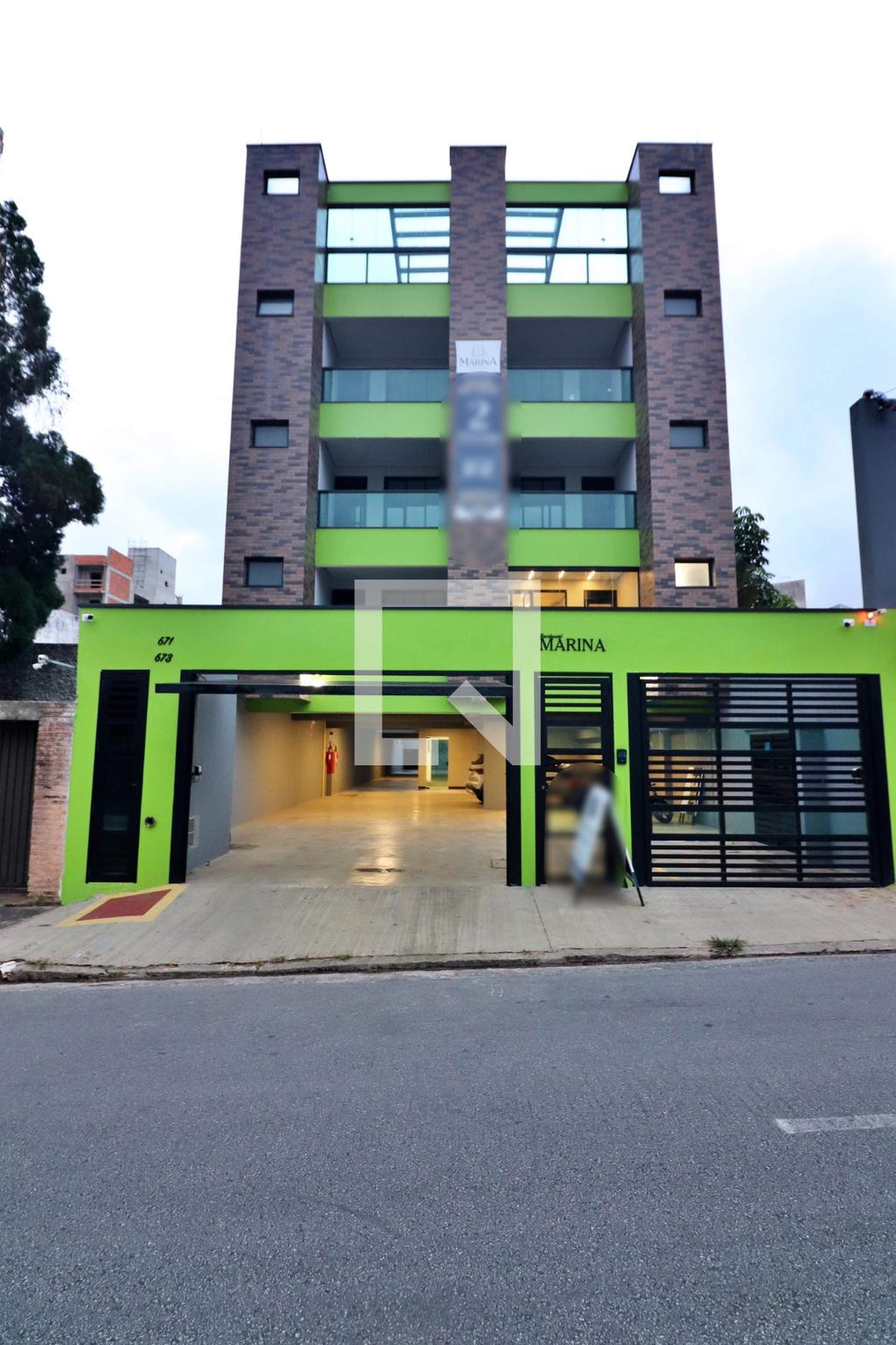 Fachada Condomínio em Alameda Dona Tereza Cristina, 671