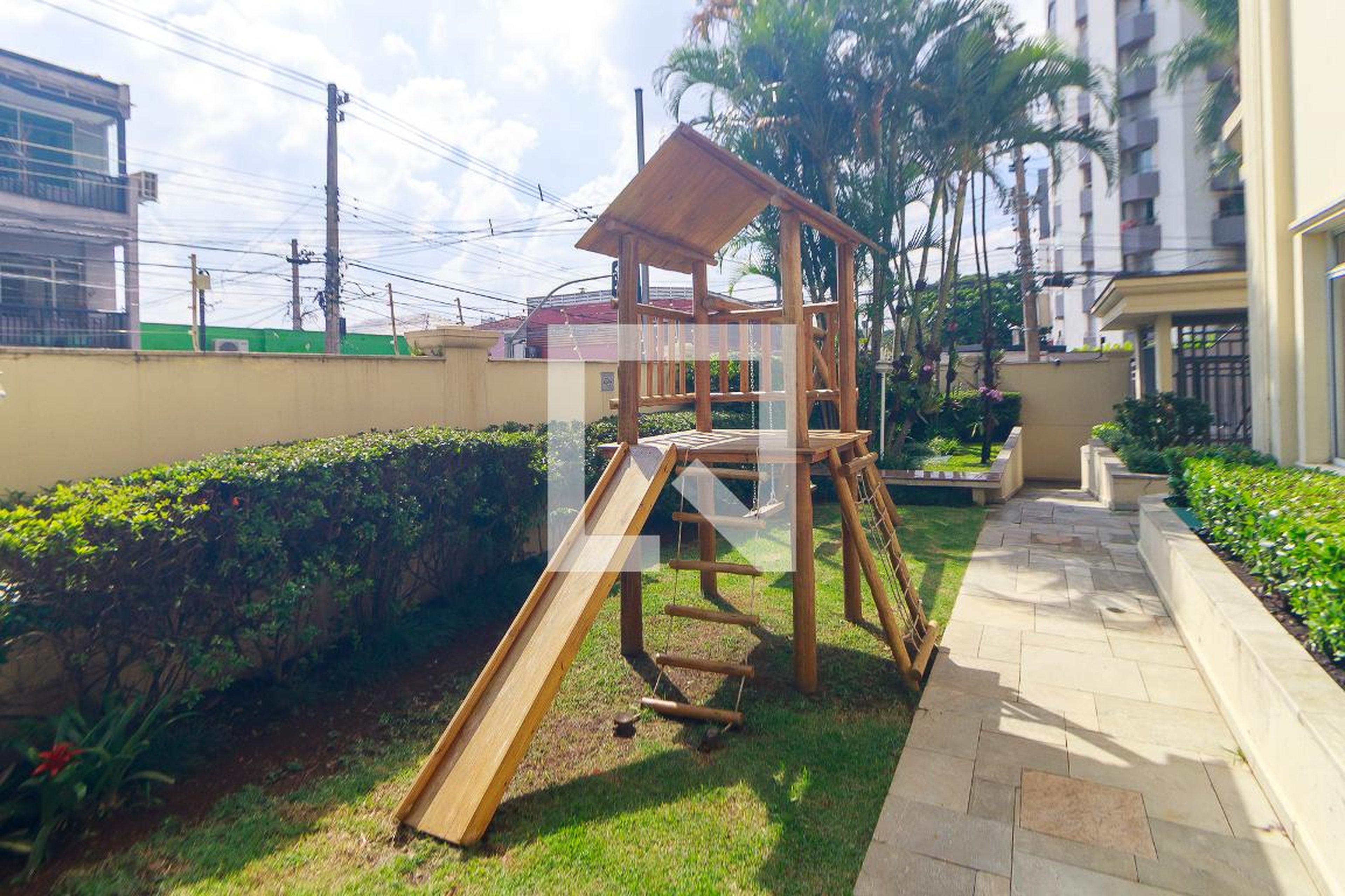 Playground - Edifício Solar Califórnia
