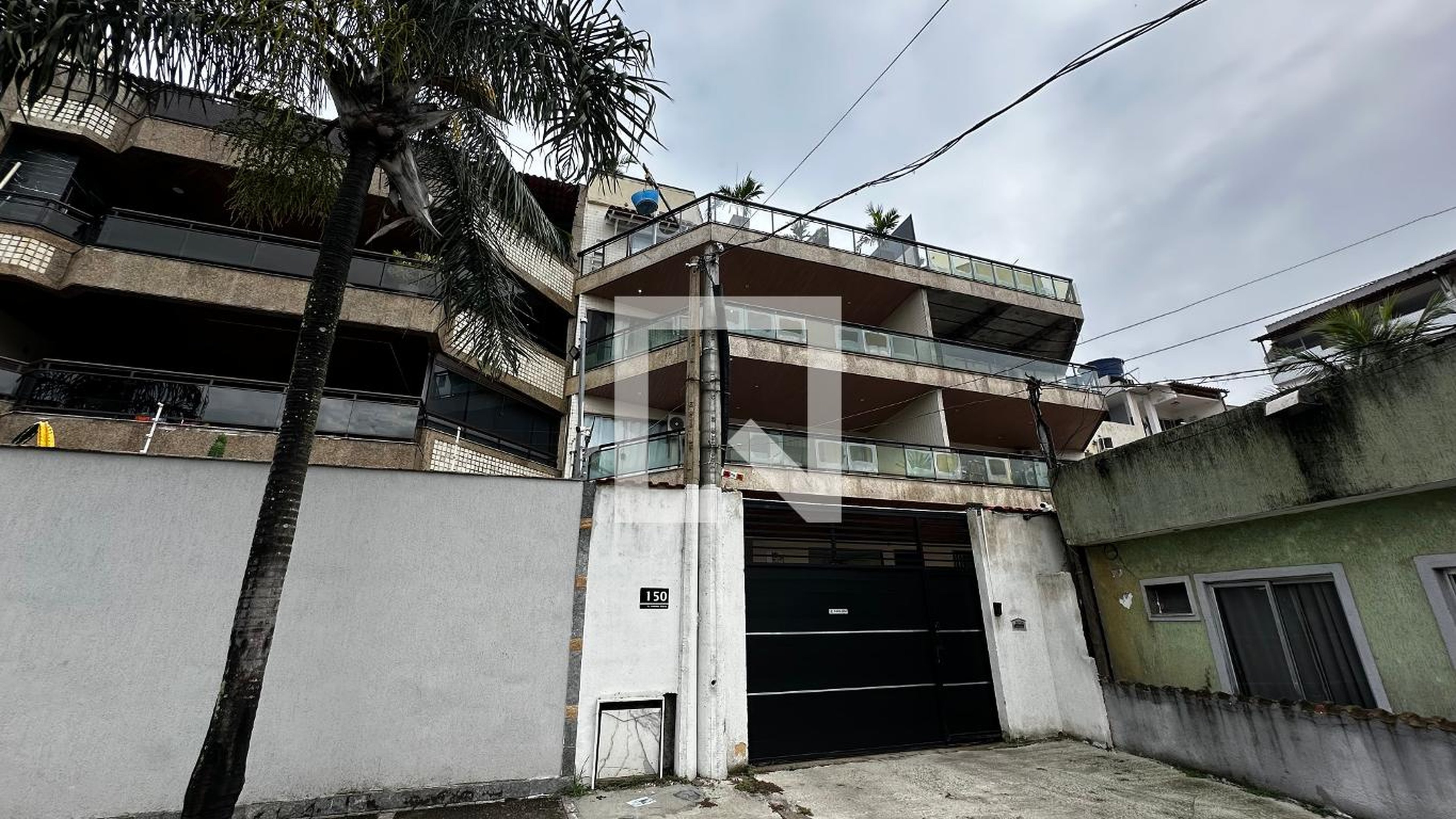 Fachada Condomínio em Avenida Armando Ribeiro, 150