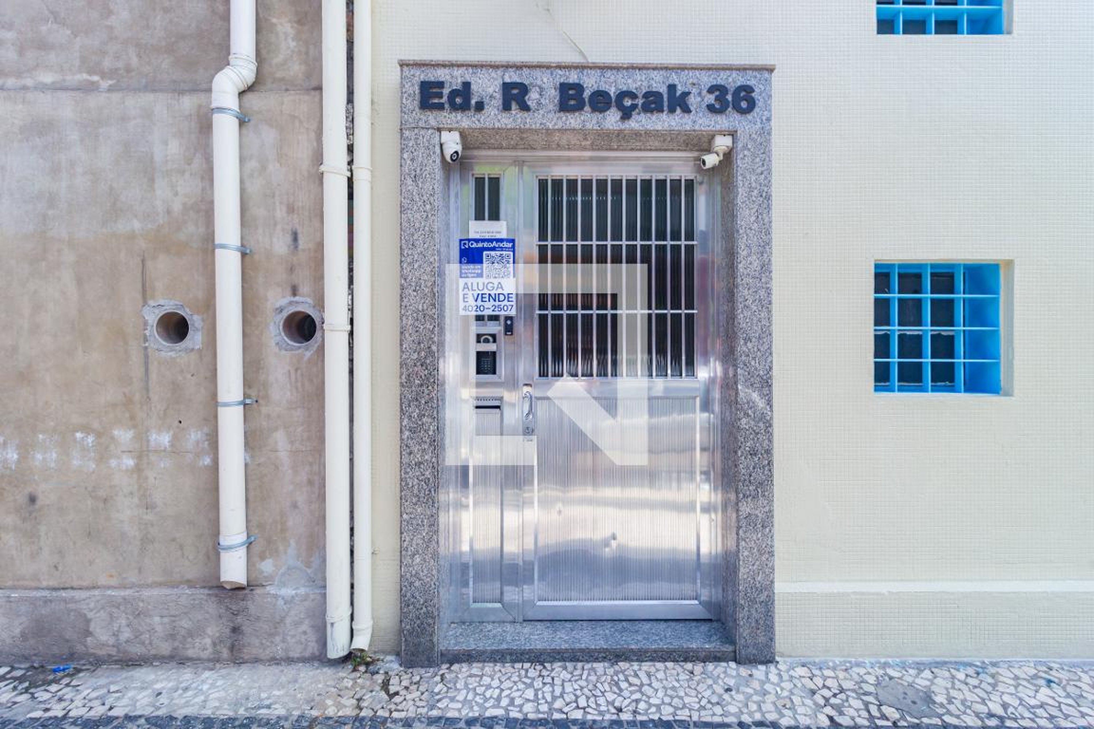 Fachada Edifício R Becak