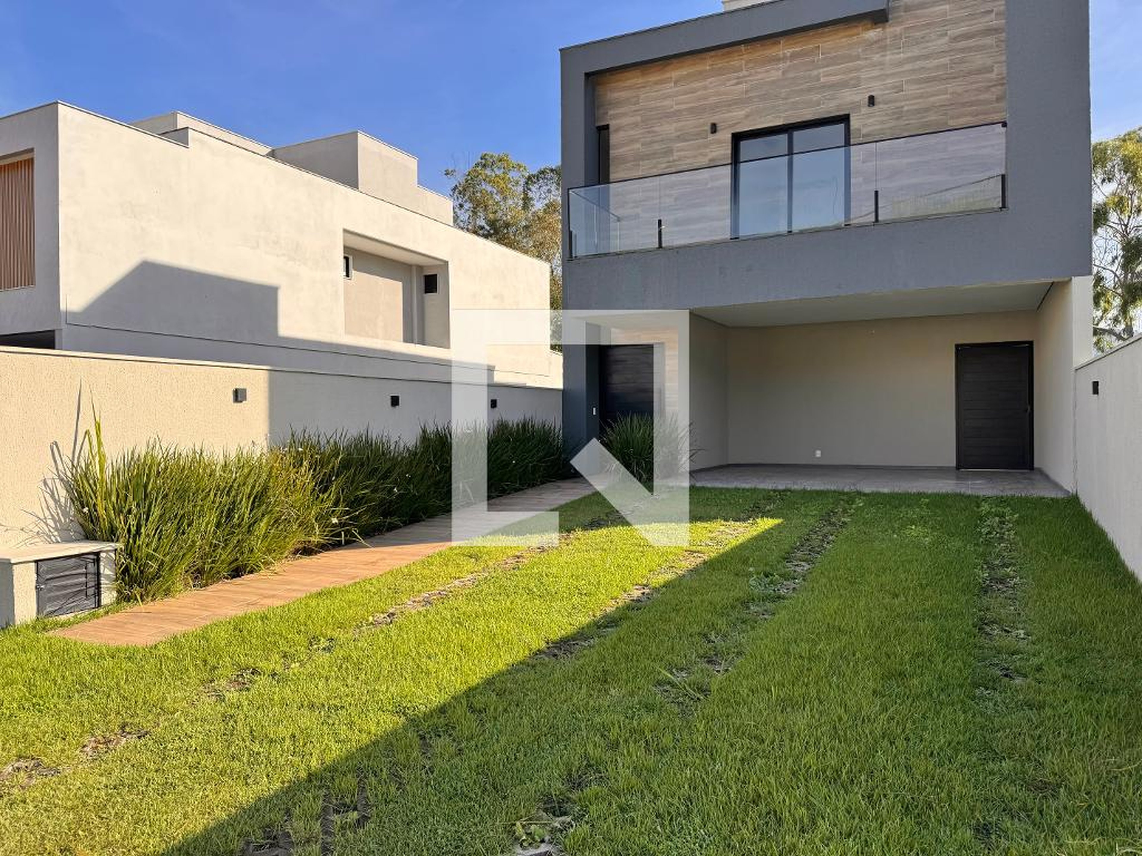 Fachada Condomínio em Estrada Professor Brant Hora, 100