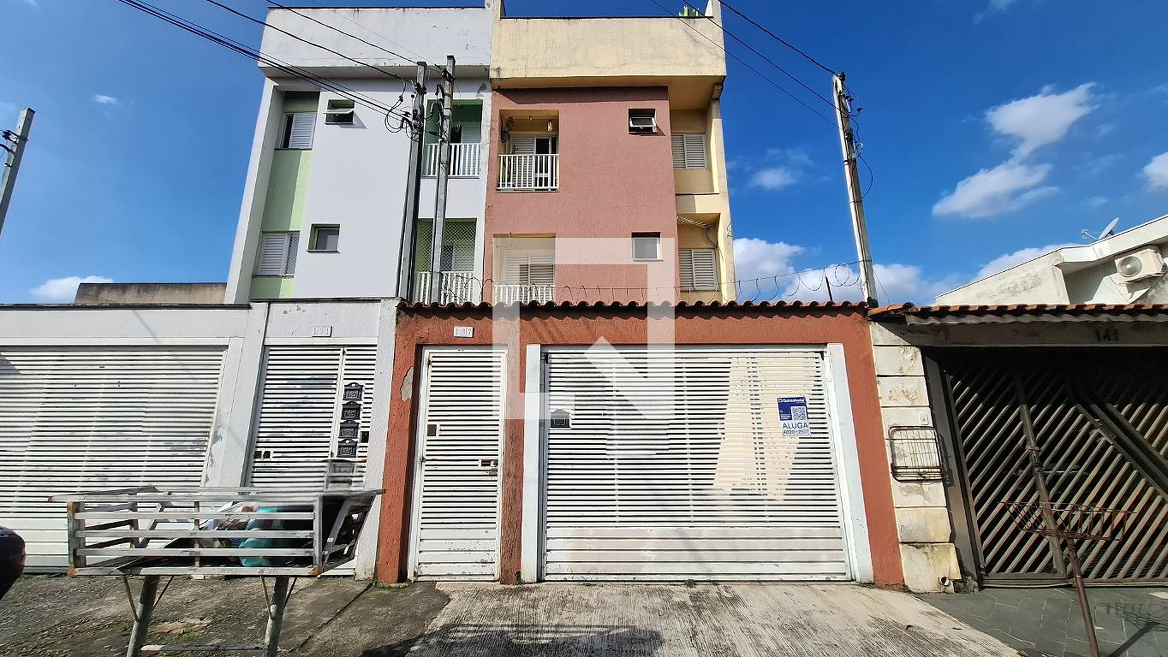 Fachada Condomínio em Rua Professor Pedutto, 137
