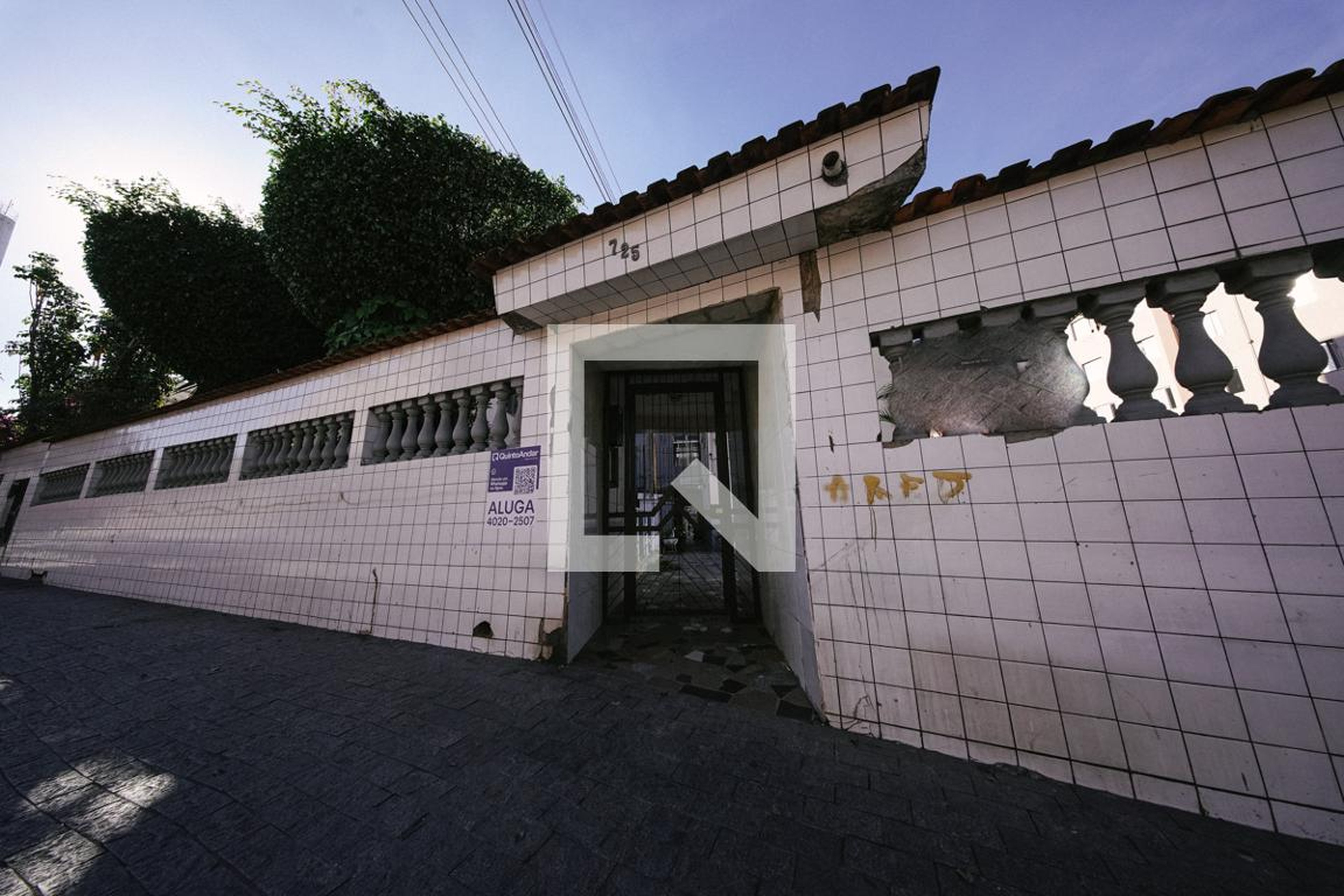 Fachada Condomínio em Rua Padre Tomás de Vilanova, 725
