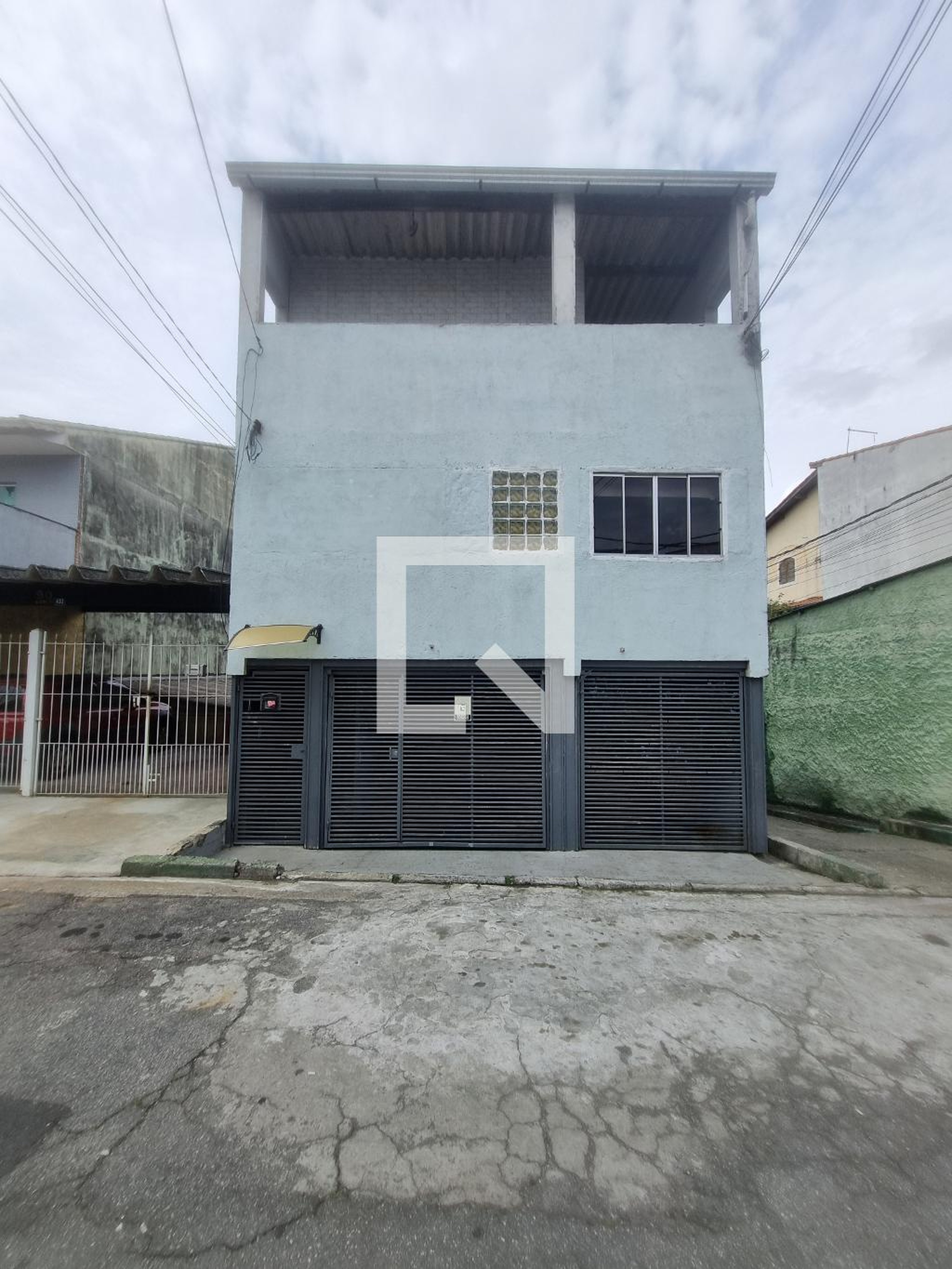 Fachada Condomínio em Rua Benjamin José Antônio, 29