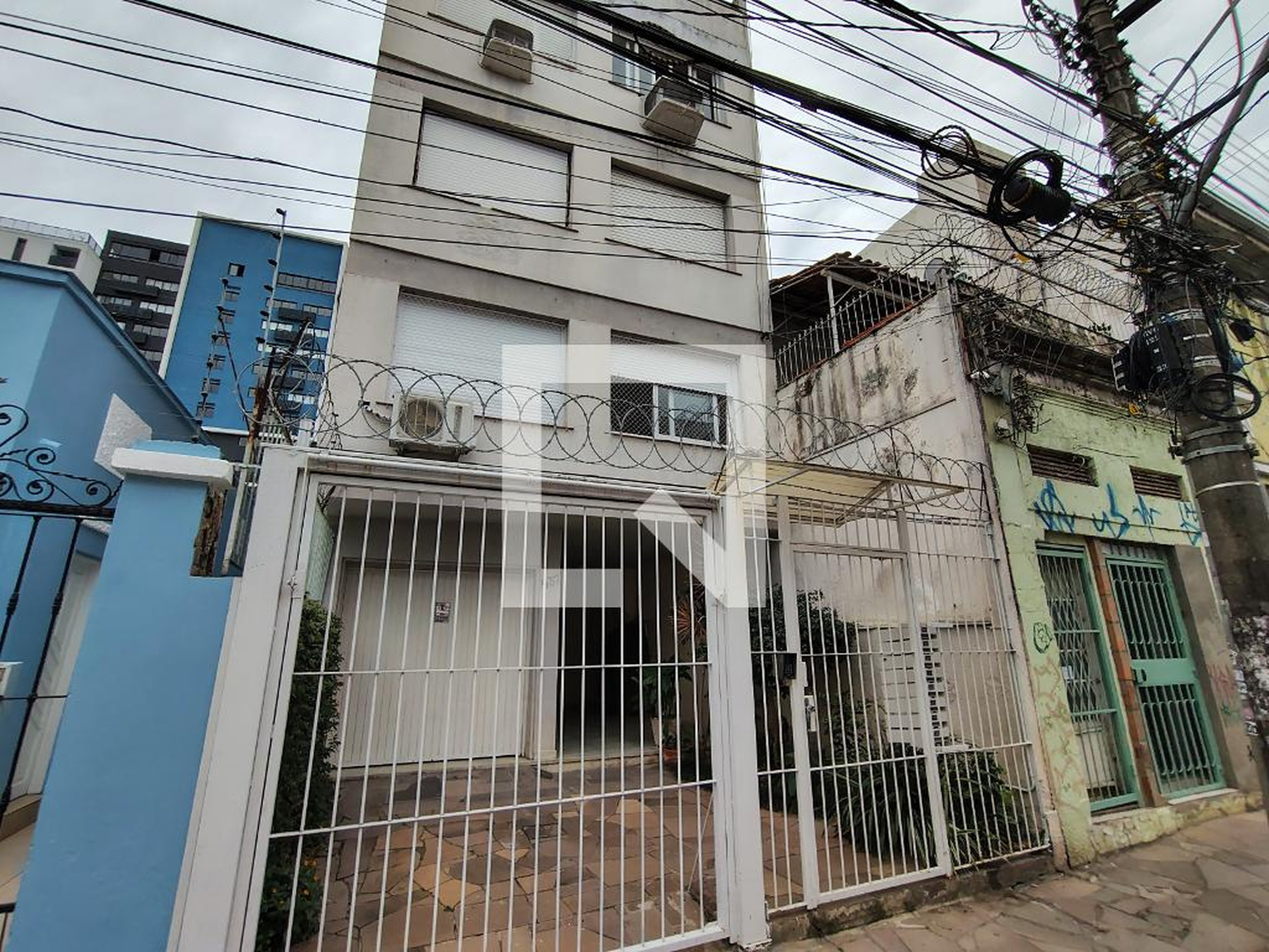 Fachada Condomínio em Rua Luiz Afonso, 537