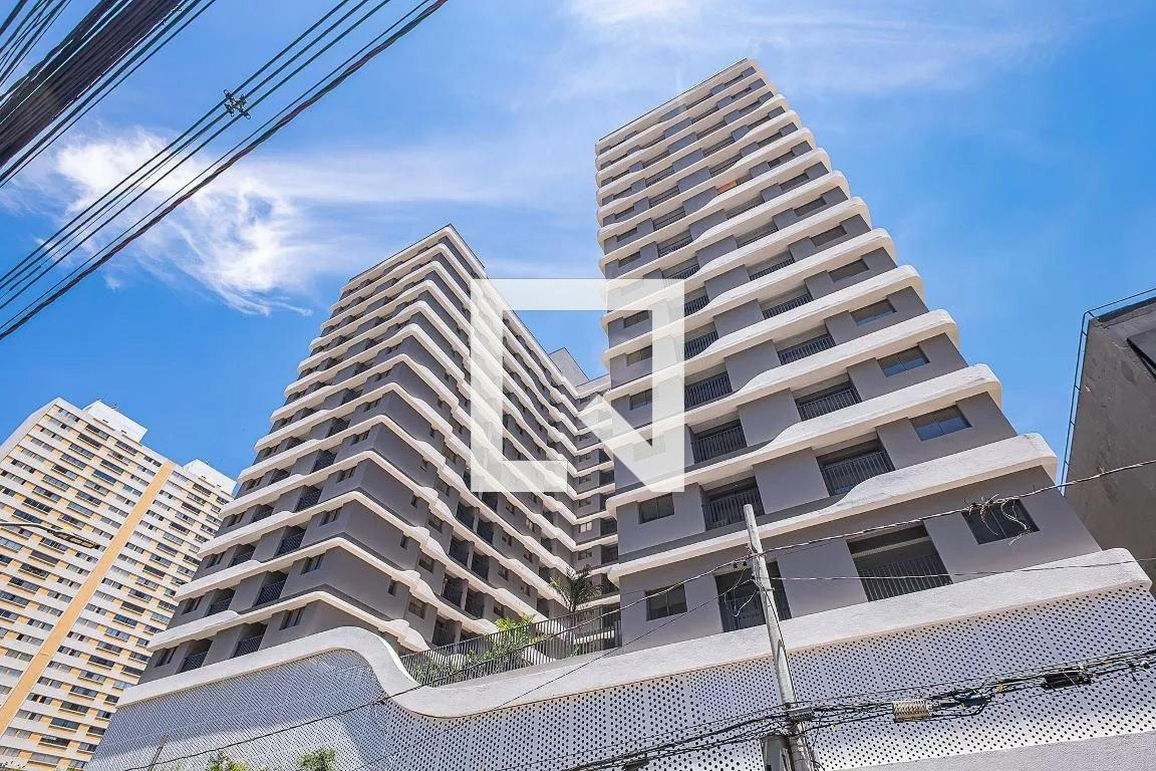 Fachada Condomínio em Rua Teodoro Sampaio, 1342925