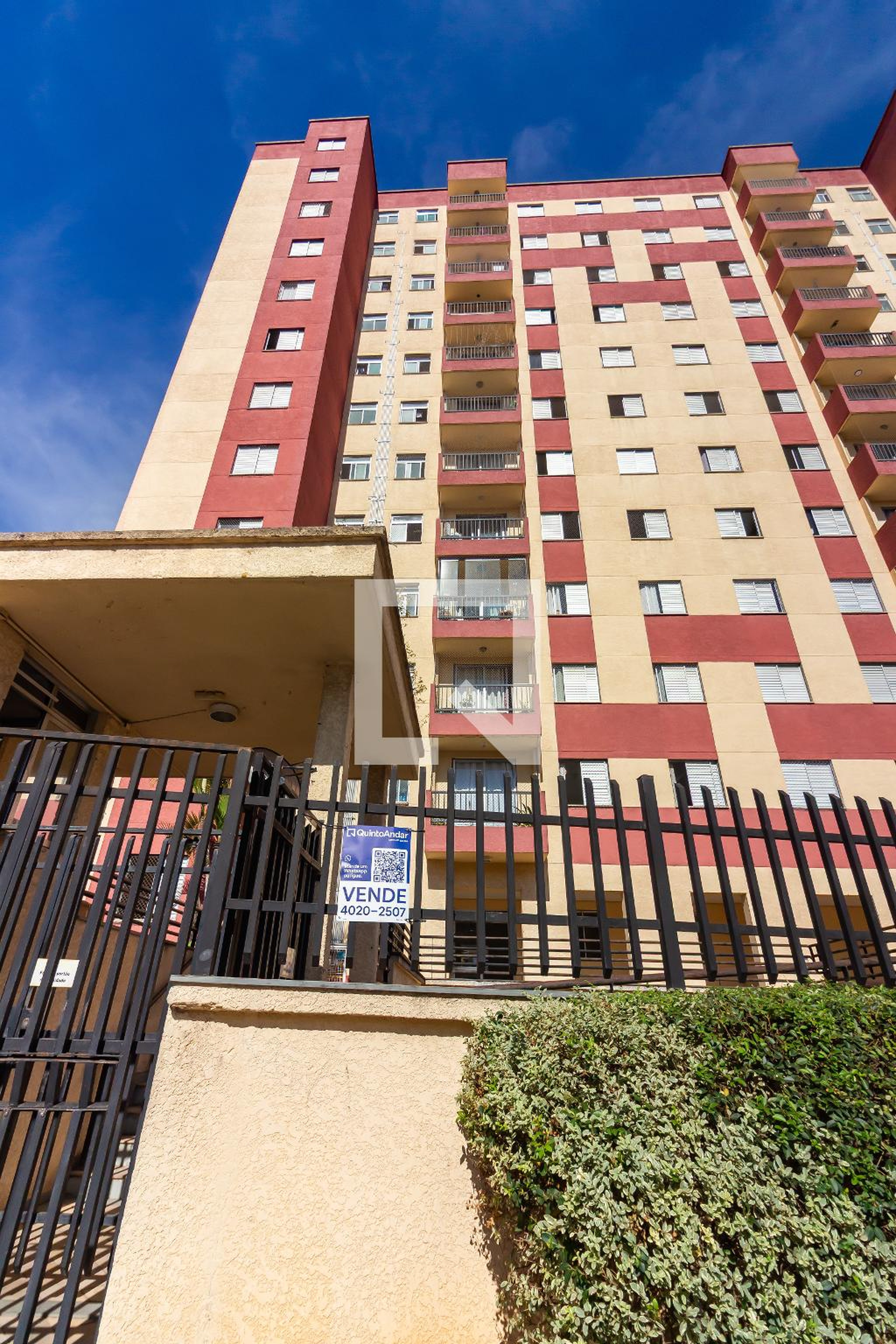 Fachada Condomínio em Avenida Analice Sakatauskas, 695