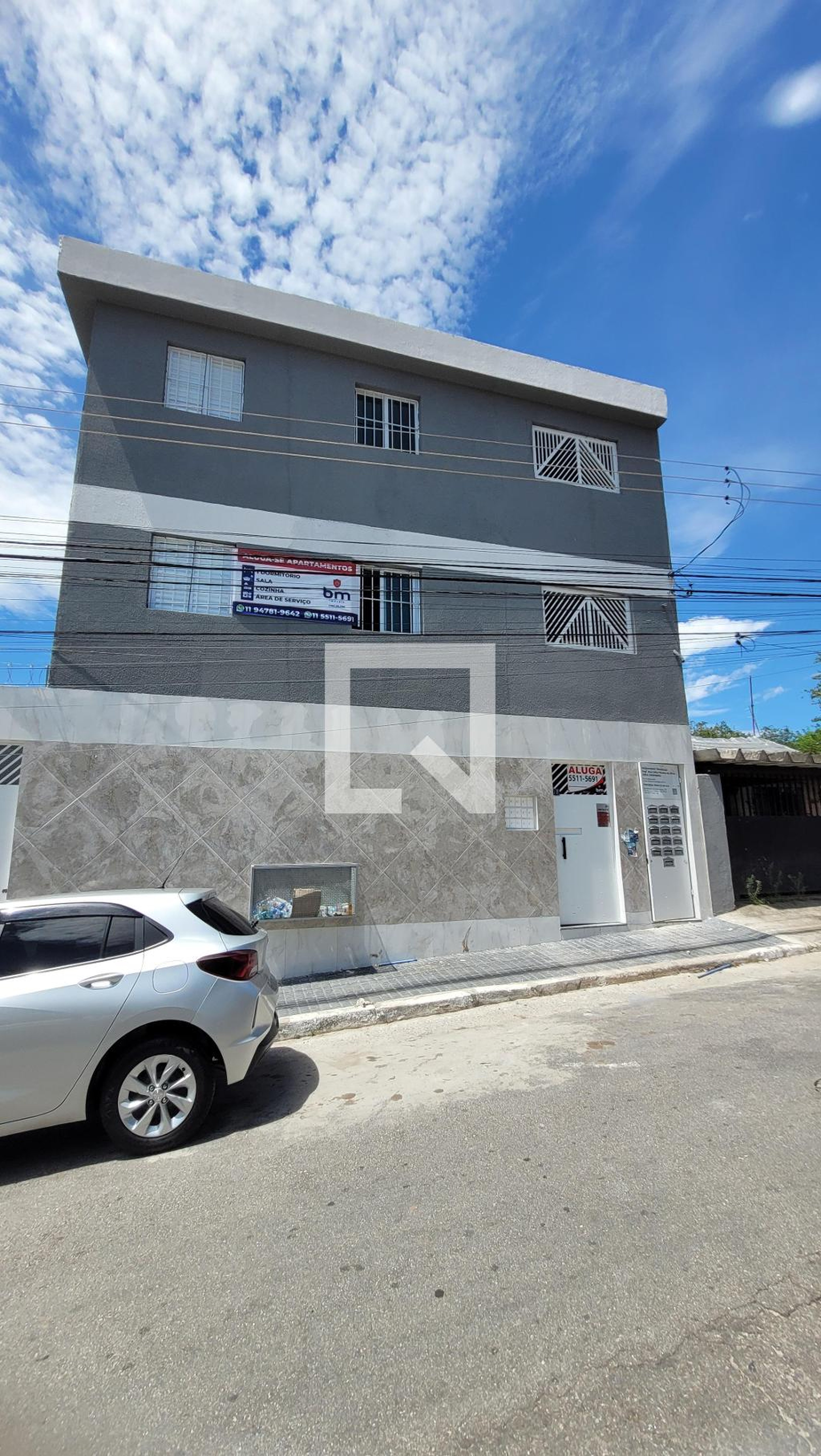 Fachada Condomínio em Rua Estevão da Cunha de Abreu, 272