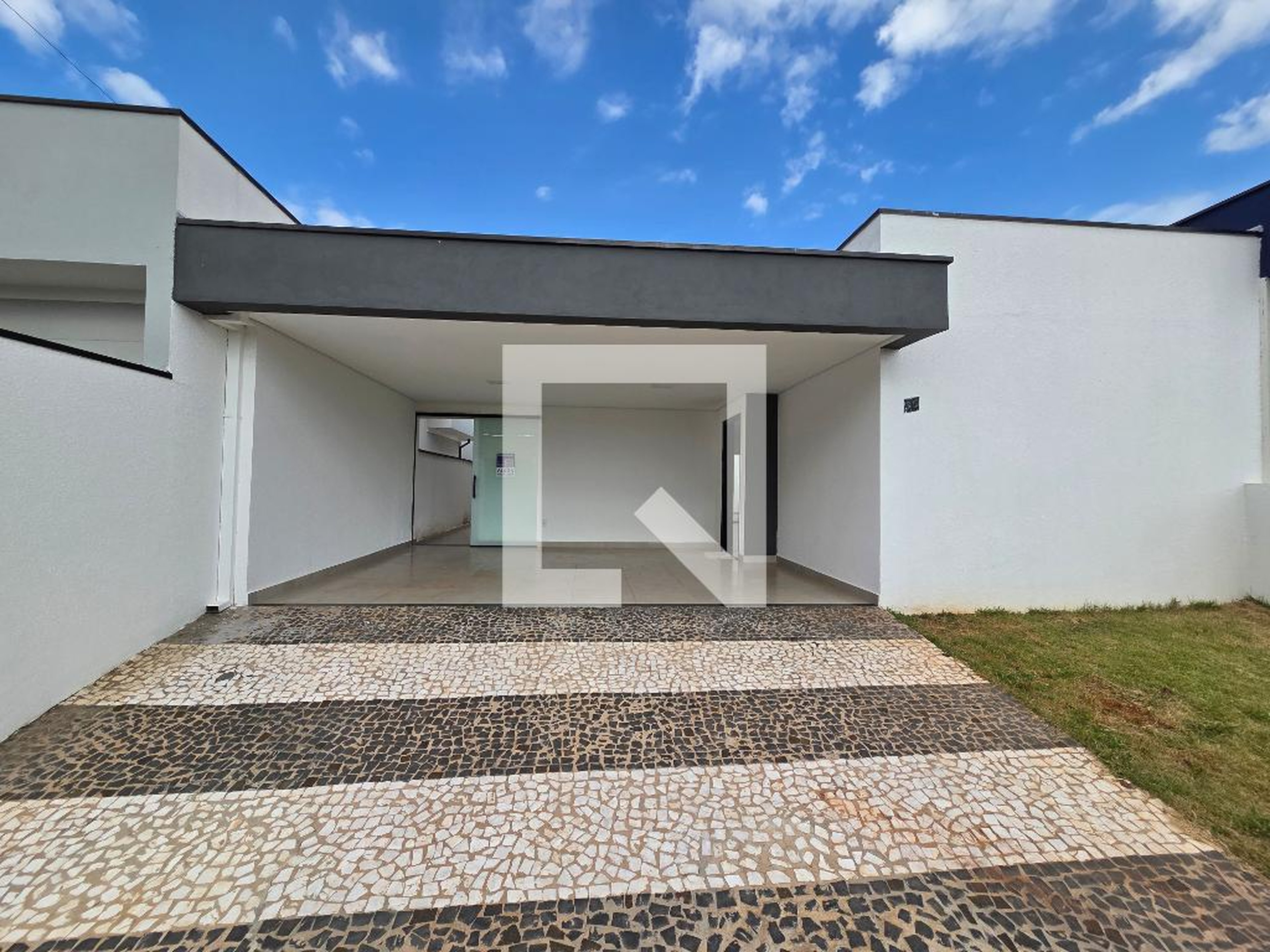 Fachada Residencial Okinawa