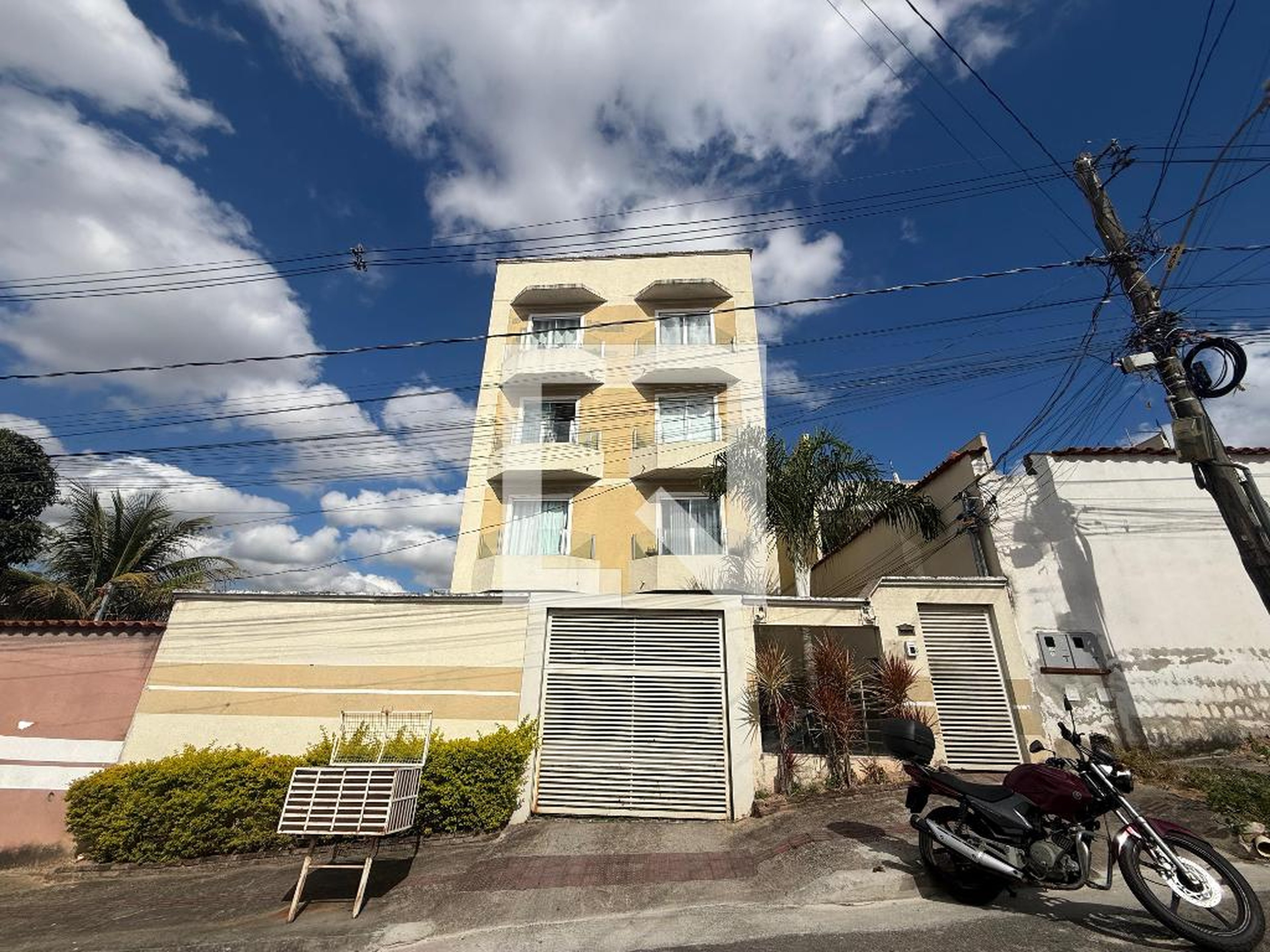 Fachada Condomínio em Rua Carajá, 186