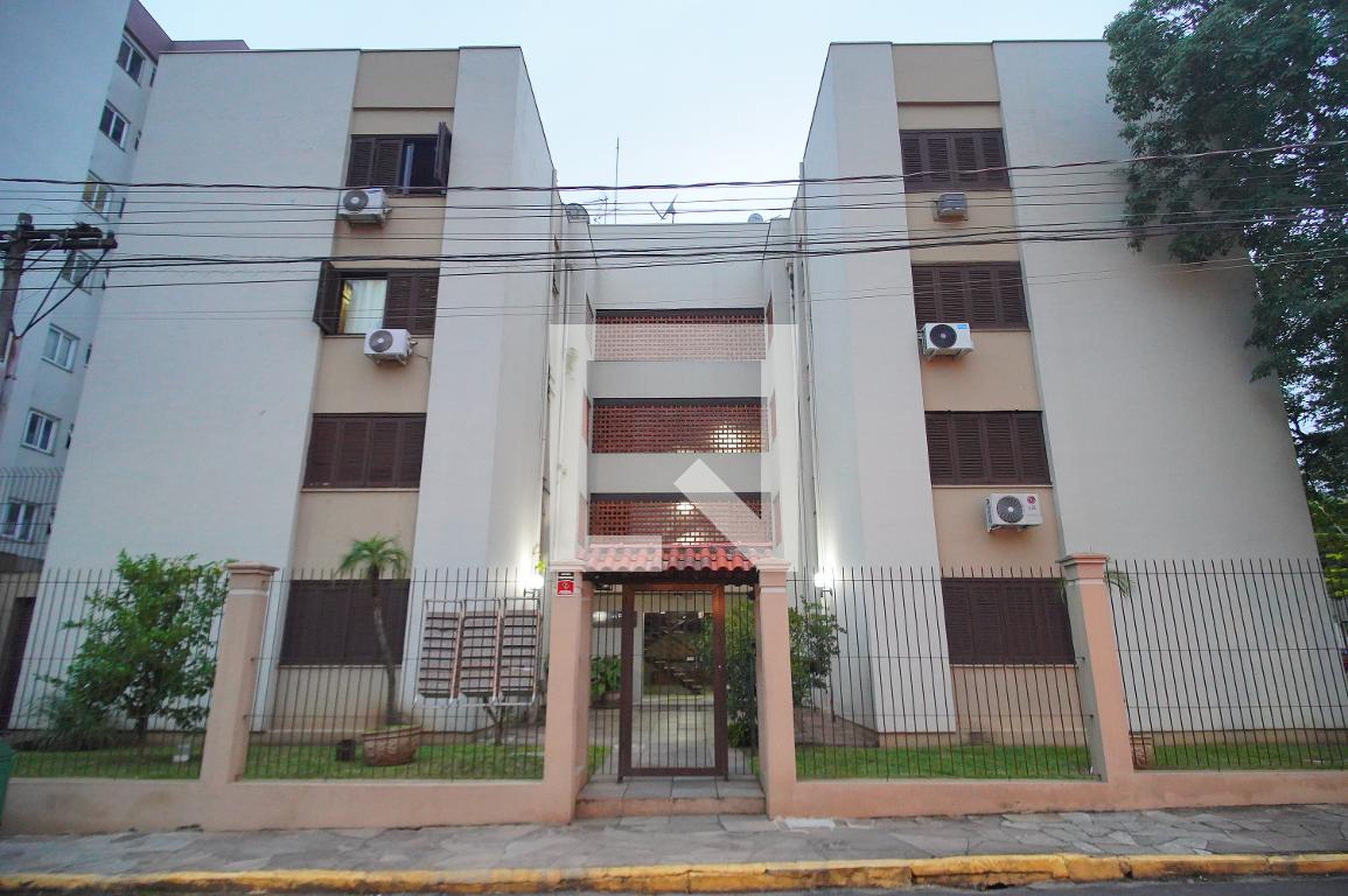 Fachada Condomínio em Rua Clemente José Barreiro, 29