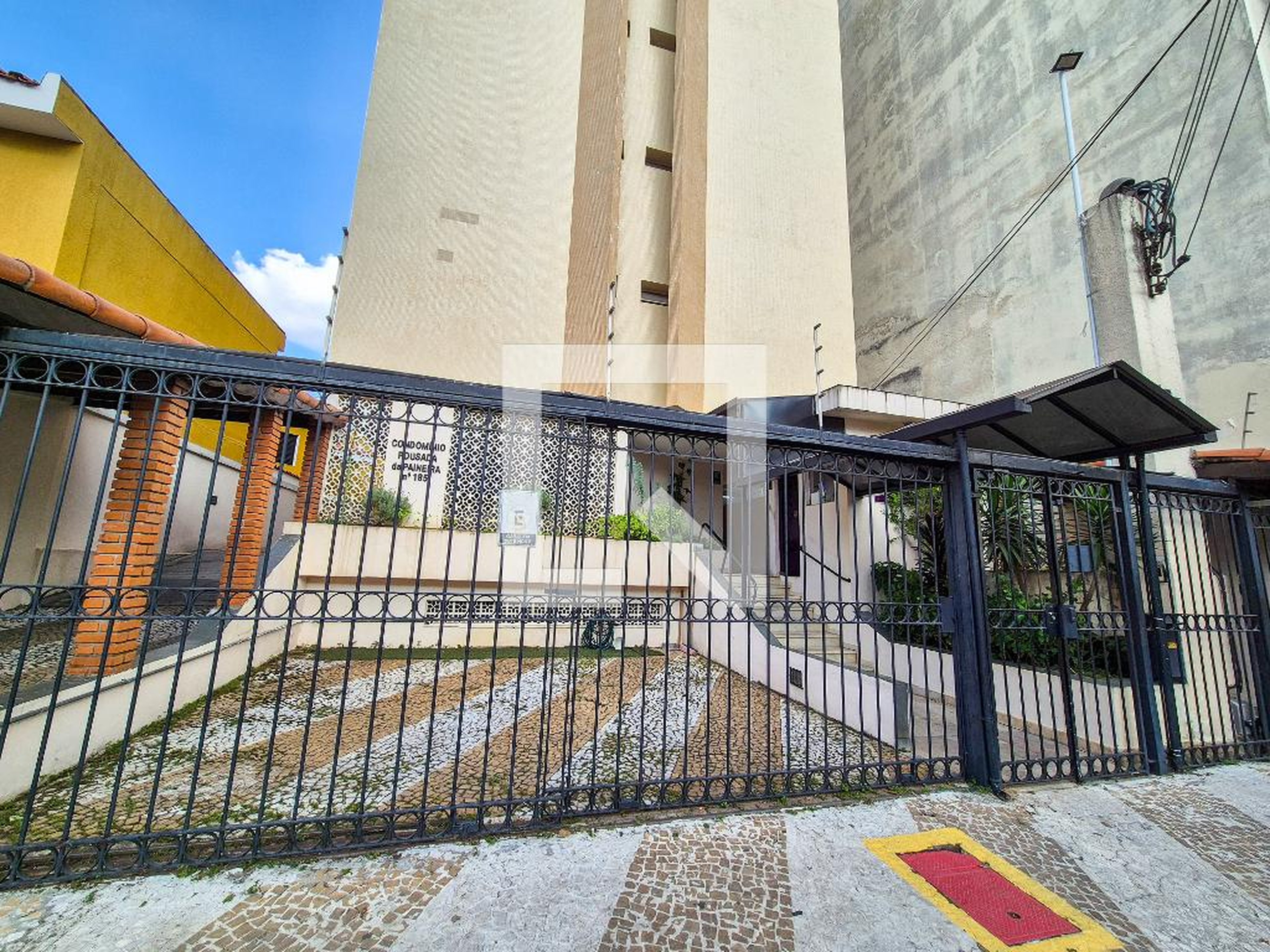 Fachada do Prédio Edifício Pousada da Paineira