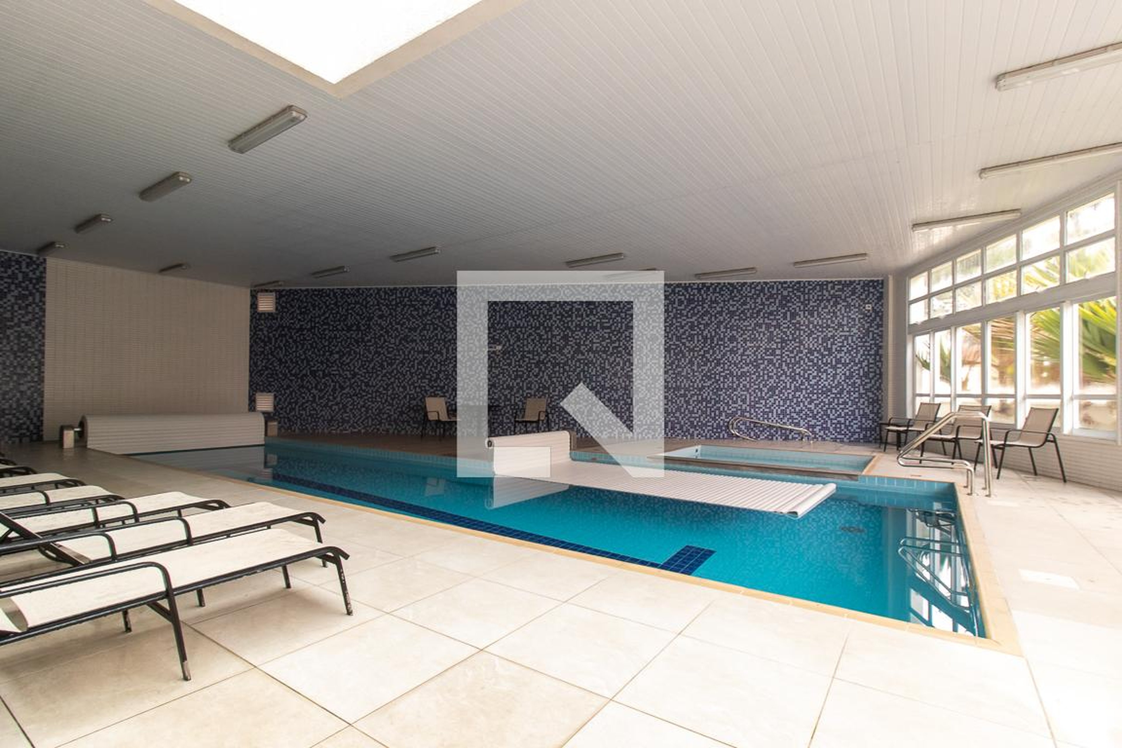 Piscina Coberta - Residencial Vermont
